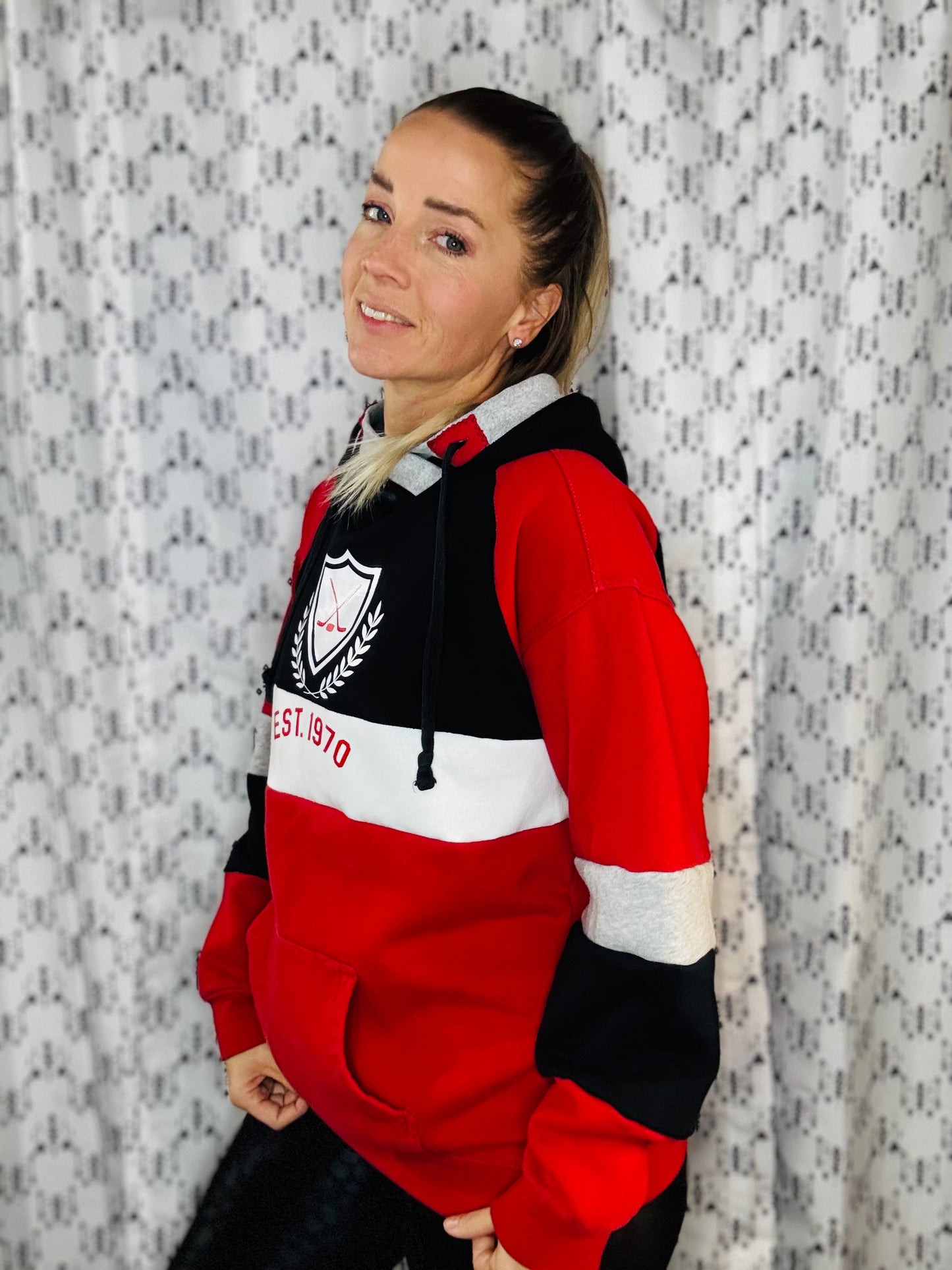 Buffalo Hockey 90's Era II Hoodie Size- Unisex M/L