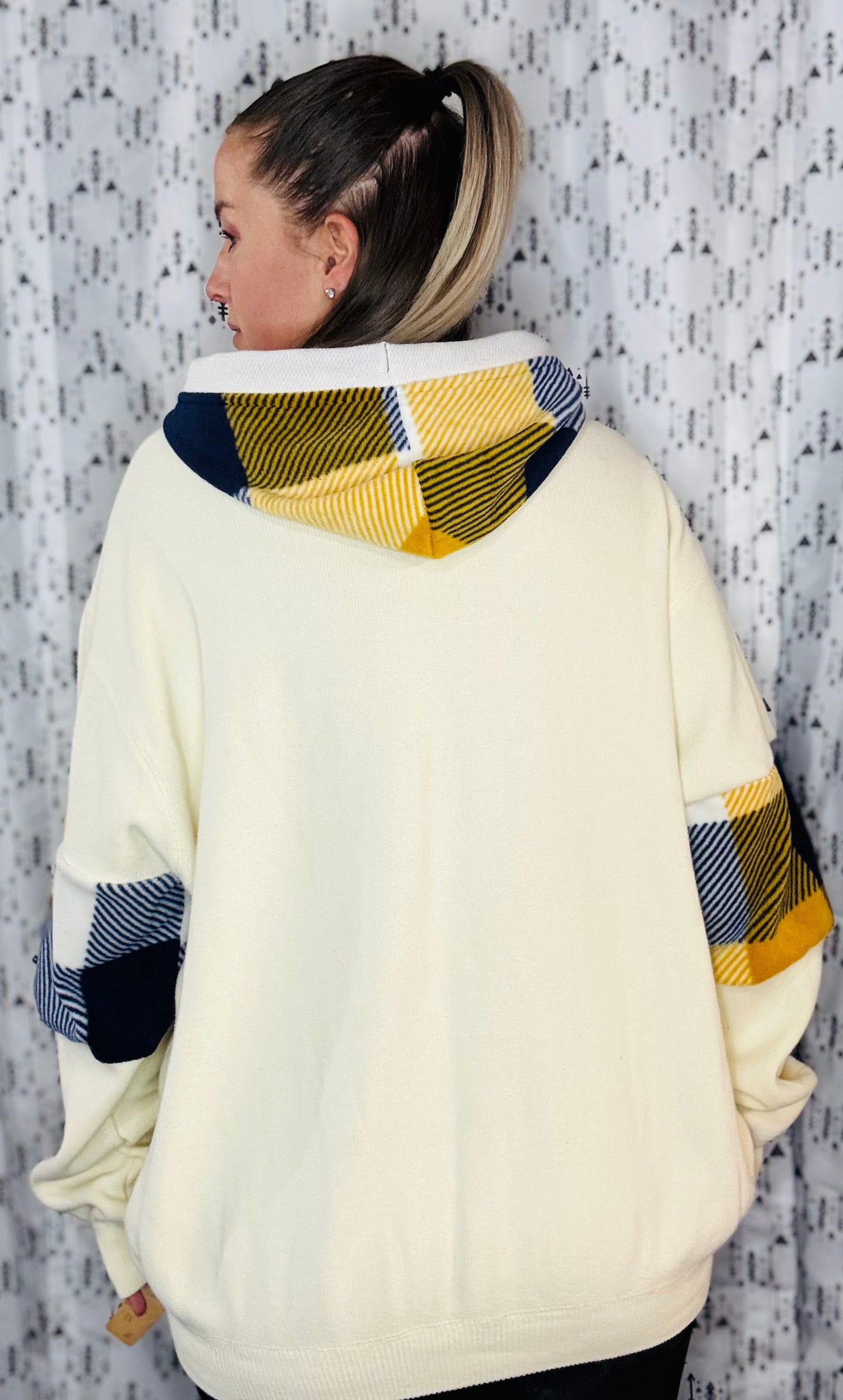 Buffalo Hockey Vs. Everybody Hoodie Size- Unisex XL/2X