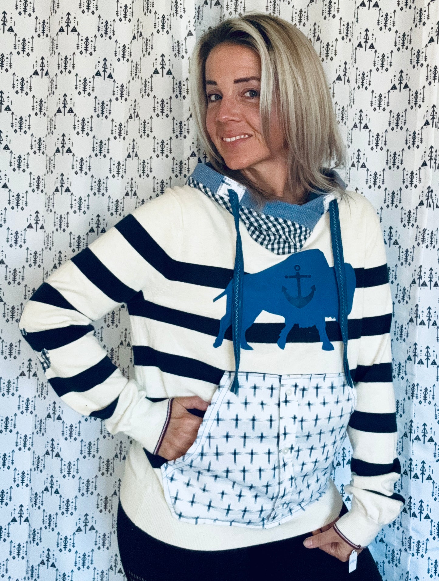 Cream Striped Nautical Anchor Sweater Hoodie Size- Women’s M/L