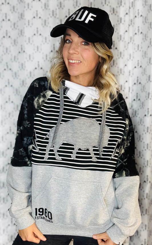 Grey Skulls & Buffalo Hoodie Size- Unisex S/M