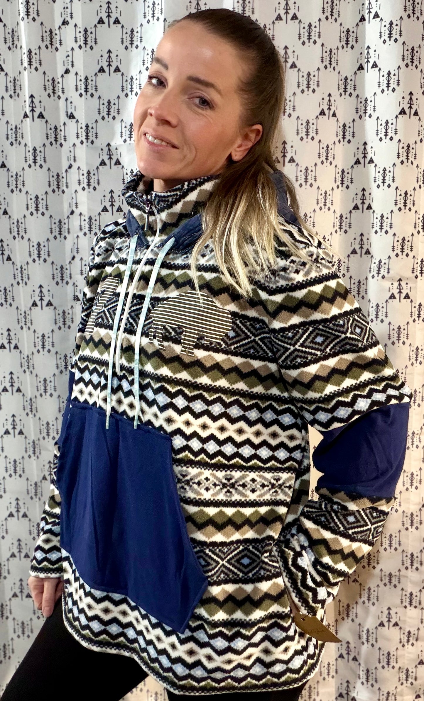 Blue & Green Fleece #17 Aztec 1/4 Buffalo Hoodie Size- Women's XL/2X