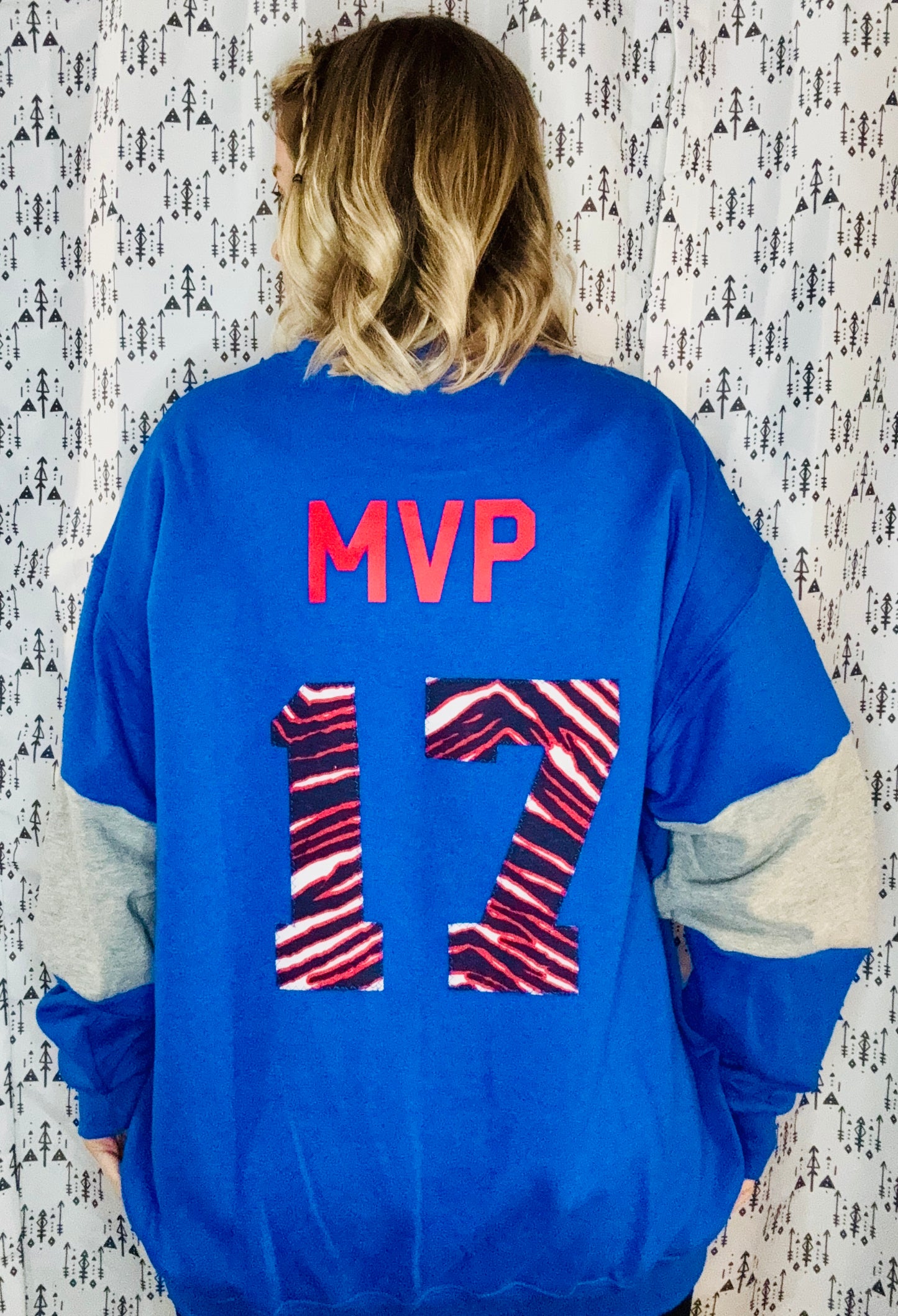 Blue Be Good, Do Good JA17 MVP Buffalo Crewneck Size- Unisex XL/2X