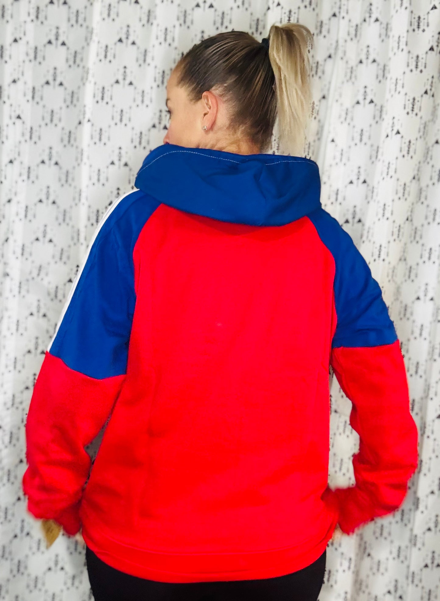 Red Buffalo MAMA Hoodie Size M/L