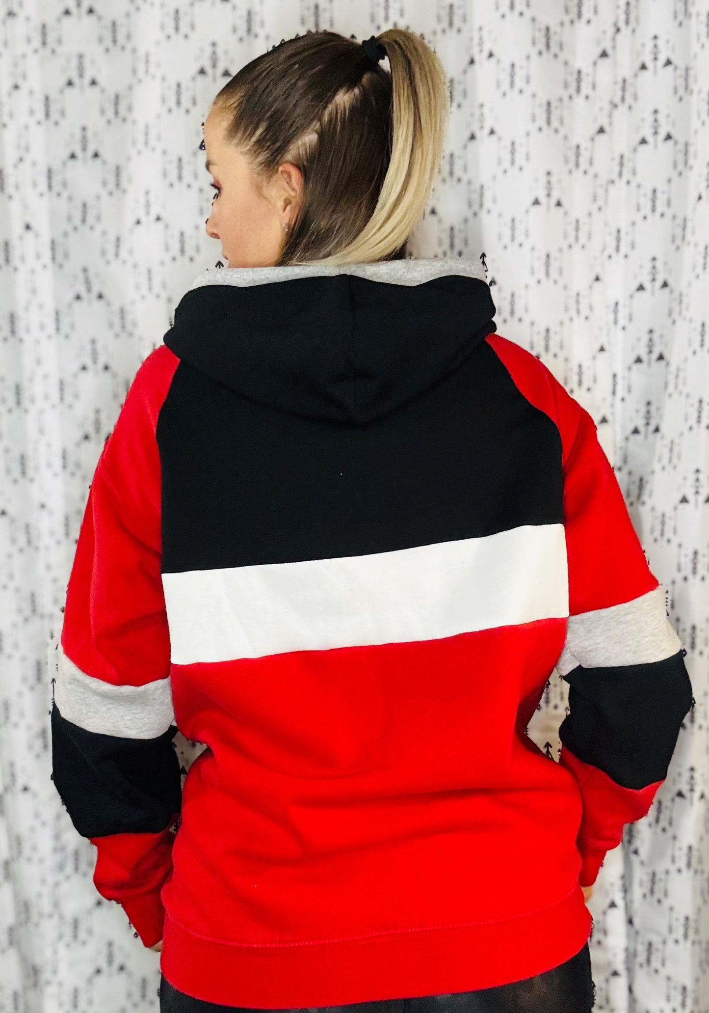 Buffalo Hockey 90's Era II Hoodie Size- Unisex M/L