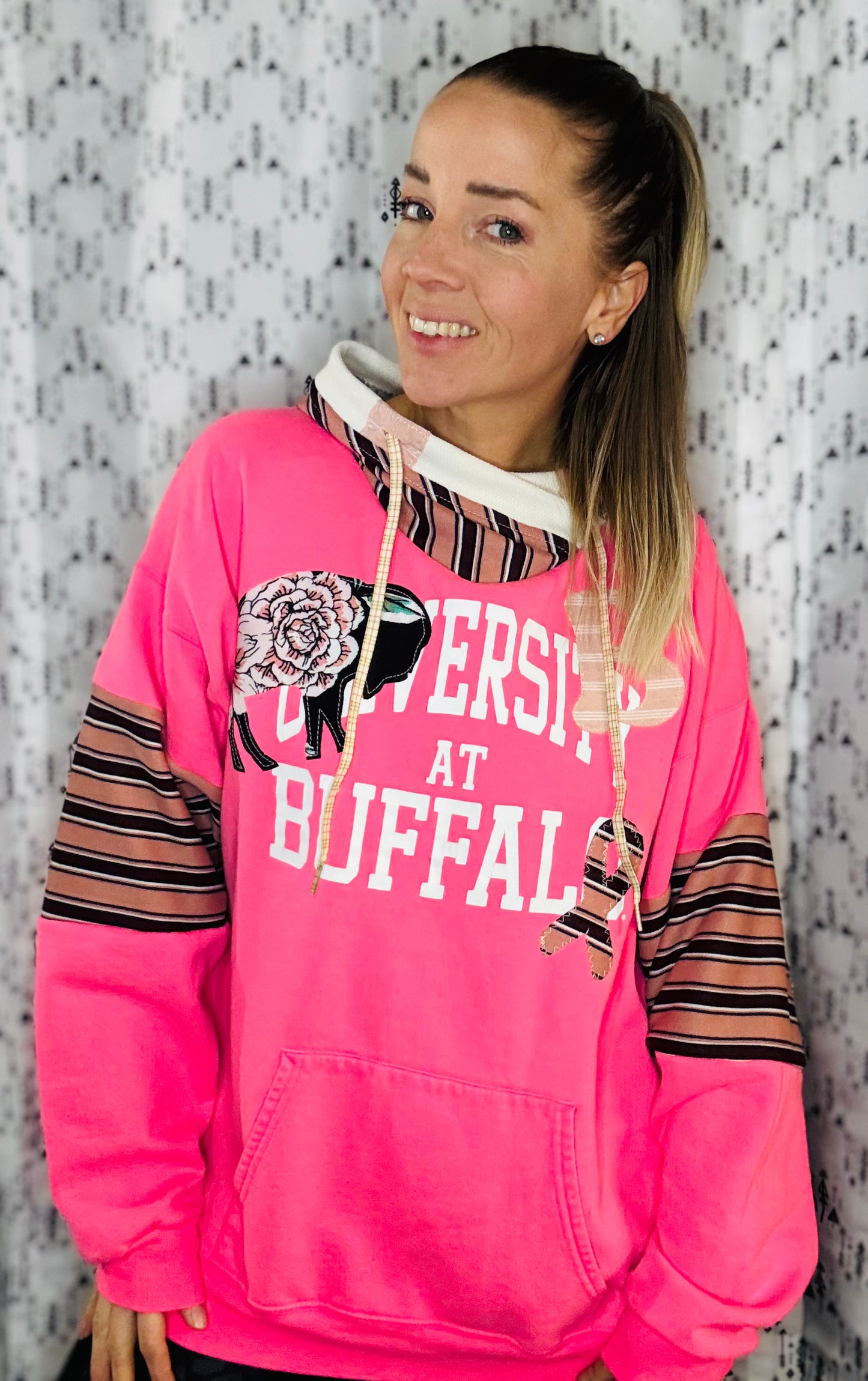 Pinktober Buffalo University Hoodie Size- Women's XL/2X