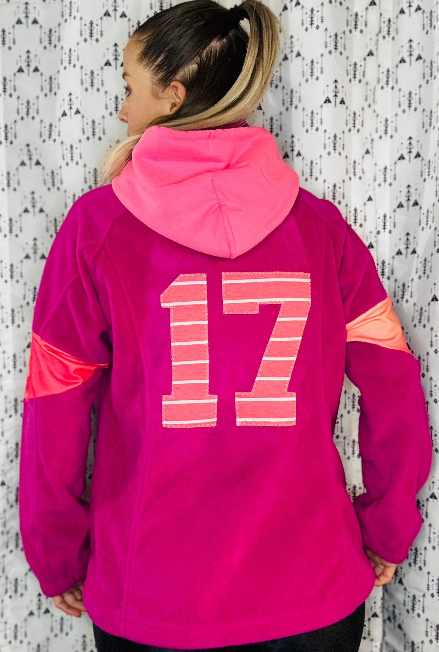 Pinktober 17 Columbia Hoodie Size- Women's L/XL