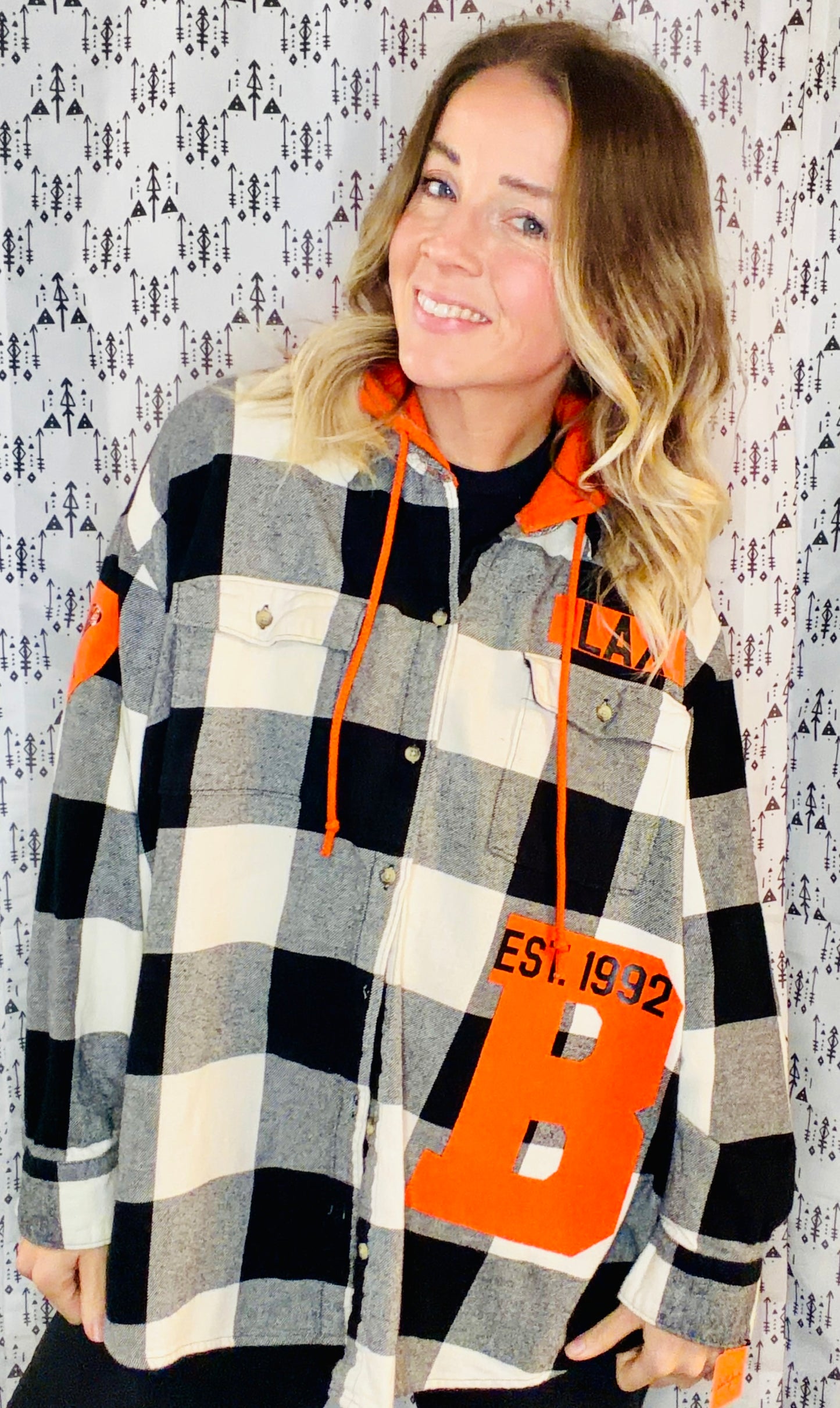 B&W Plaid Hooded Buffalo Lacrosse Button Down Size- Women's XL/2X