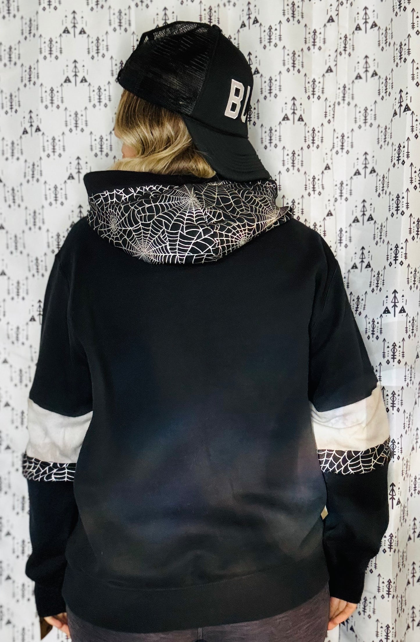 Halloween WEB Buffalo Hoodie Size- Women's L/XL