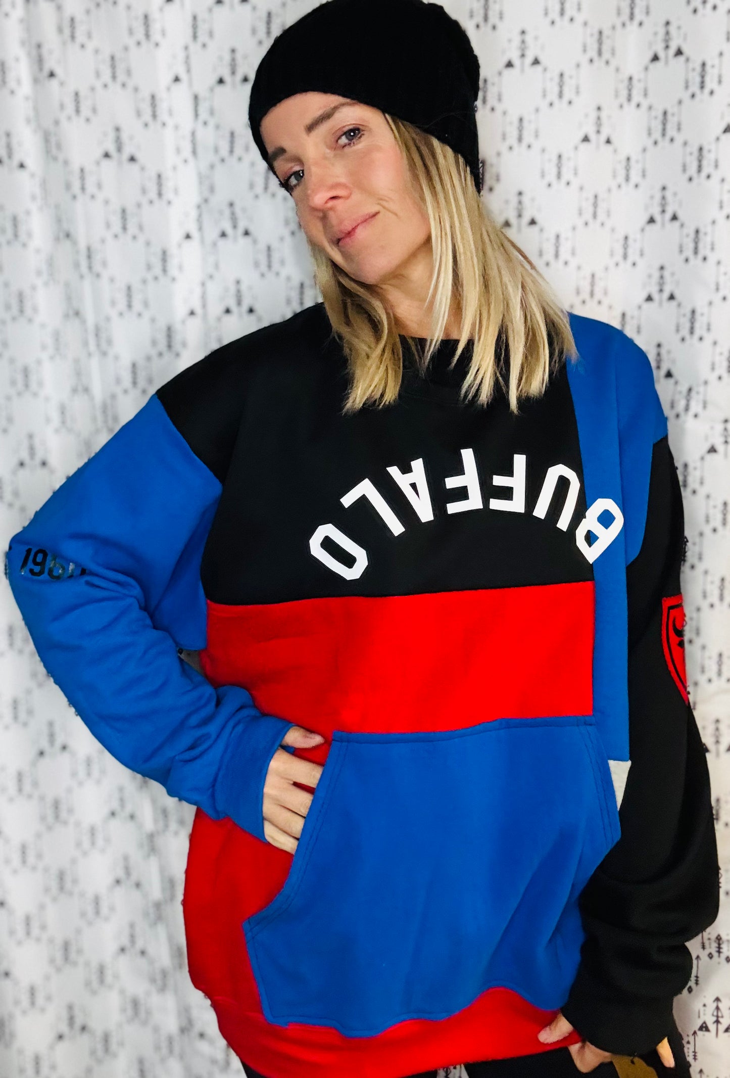 Color-Block 1  Buffalo Crewneck Size- Unisex L/XL