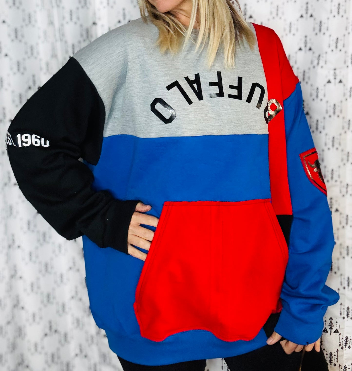 Color-Block 3 Buffalo Crewneck Size- Unisex L/XL