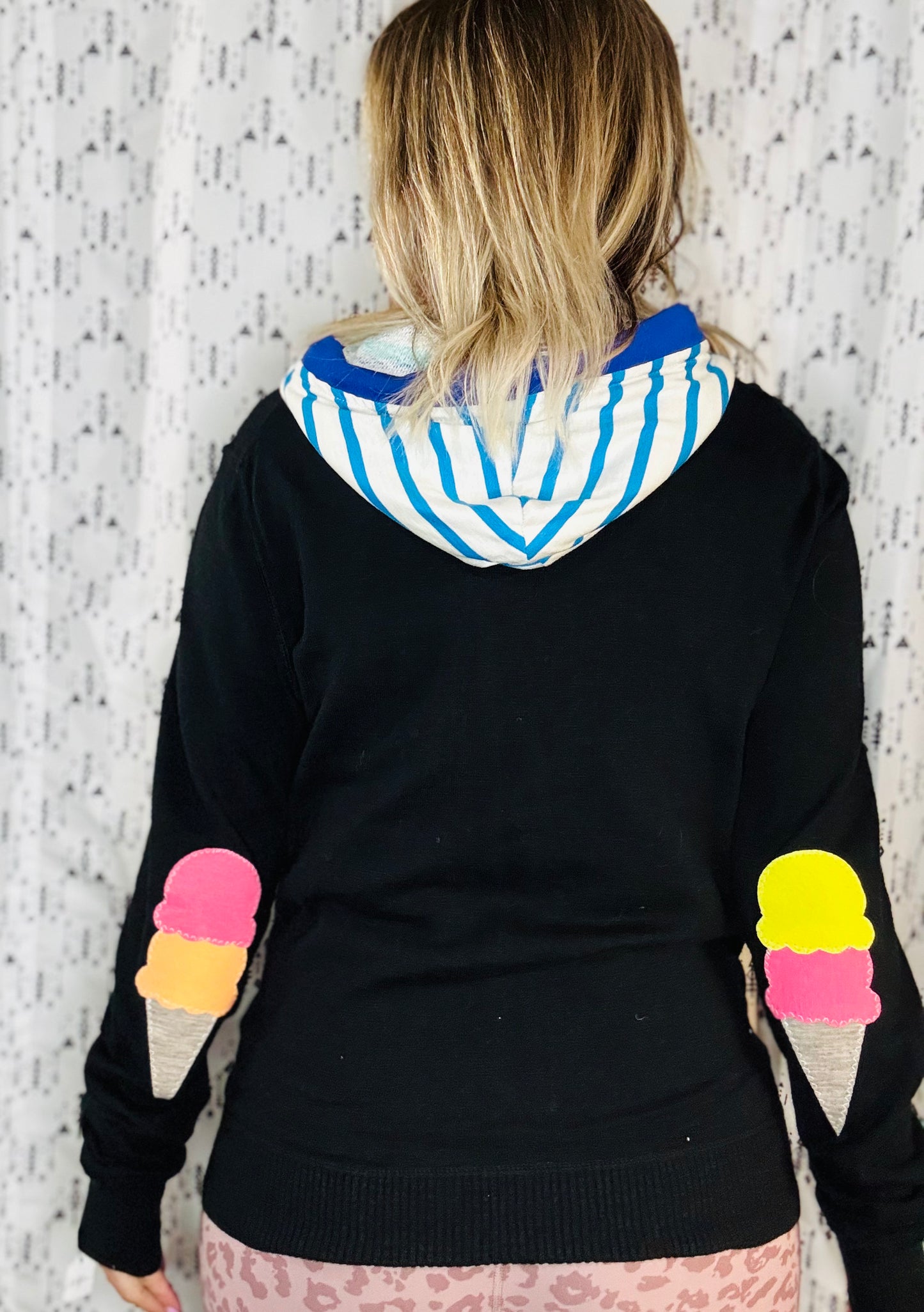 Ice Cream Melt Buffalo Sweater Hoodie Women's Size-S/M