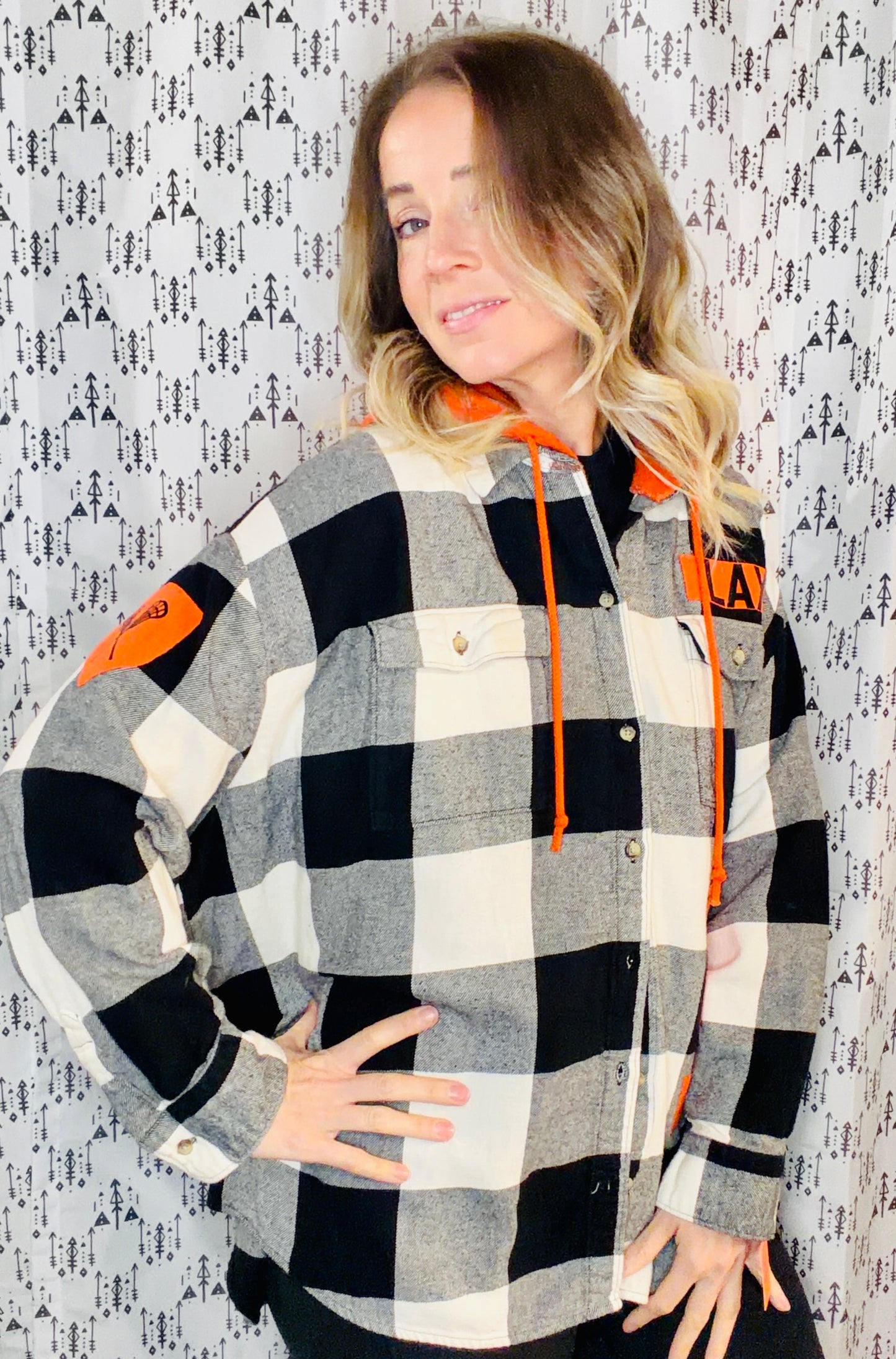 B&W Plaid Hooded Buffalo Lacrosse Button Down Size- Women's XL/2X