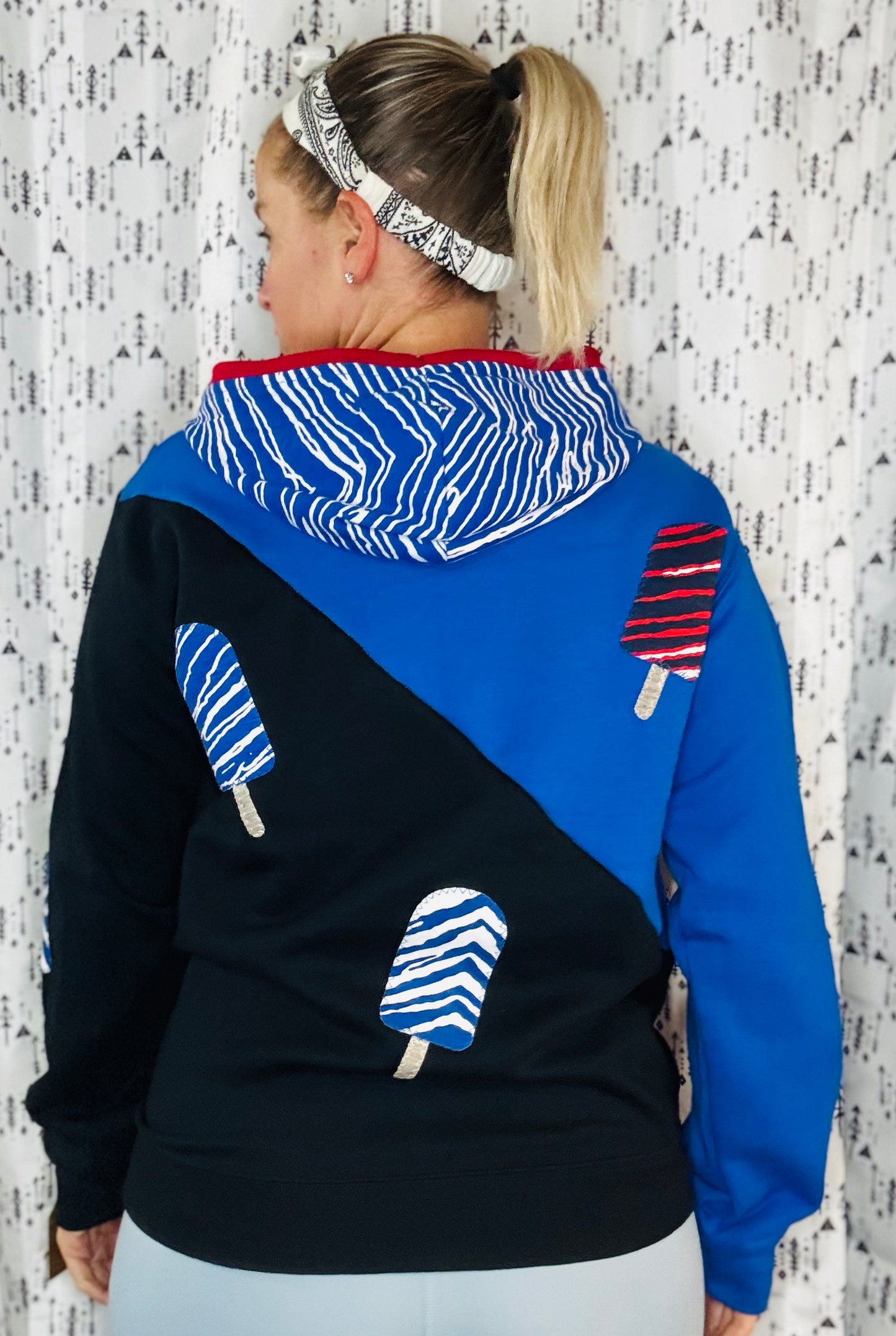 Color-Blocked Zubaz Popsicle Hoodie Unisex-S/M