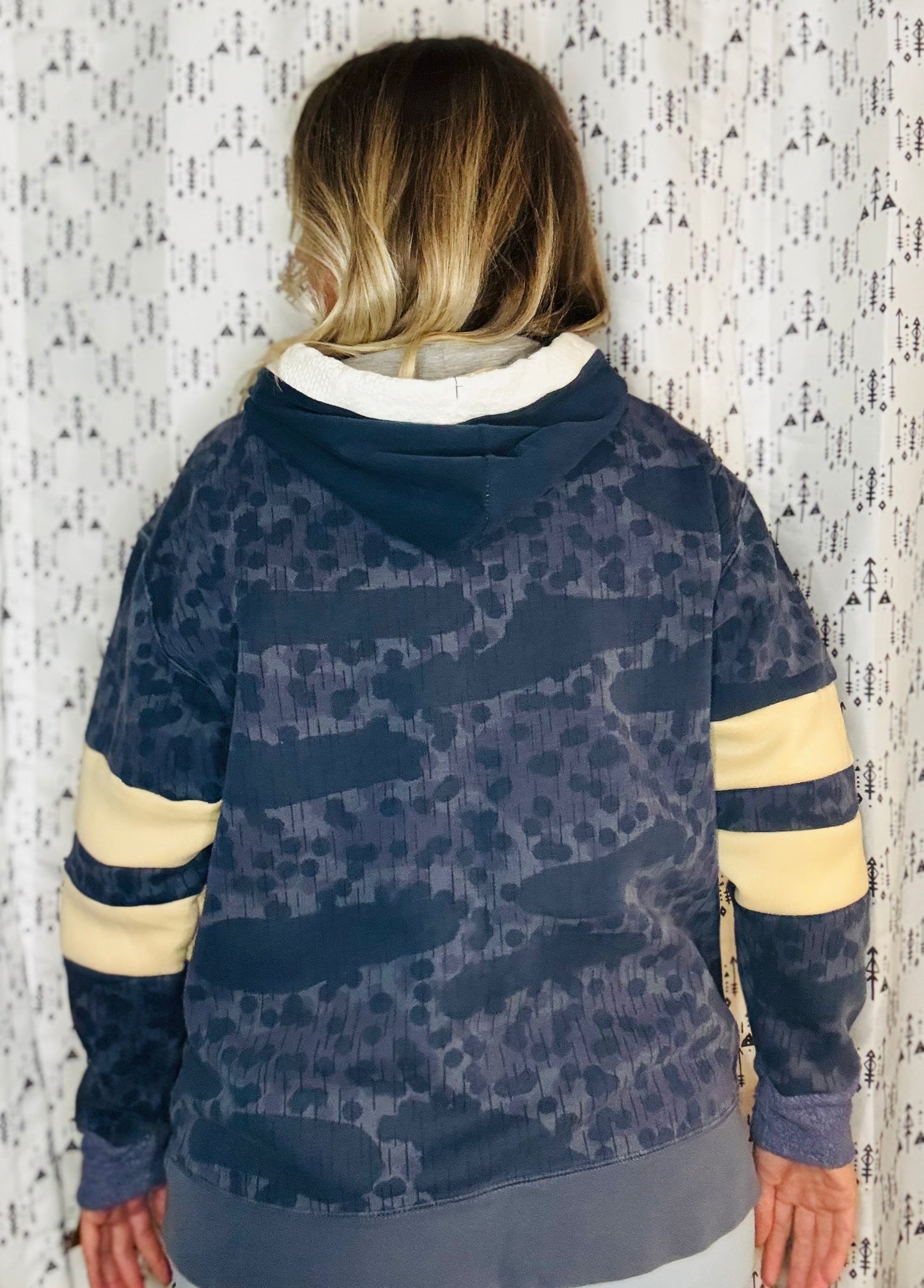 Navy Pattern Irish Football Crop Hoodie Size-Women’s L/XL