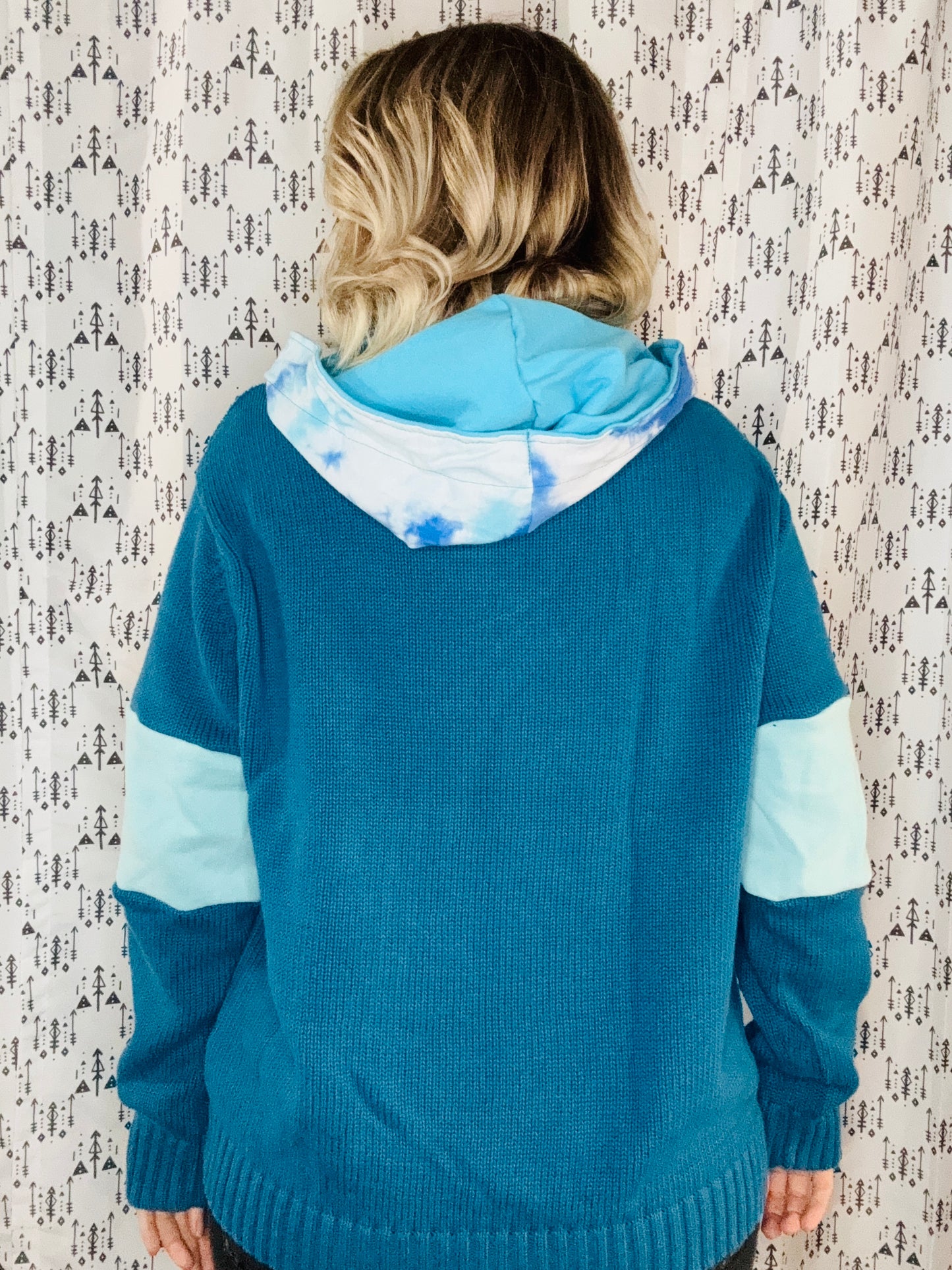 Teal & Tie Dye 1/4 Zip-Up Buffalo Hooded  Size- Women's L/XL