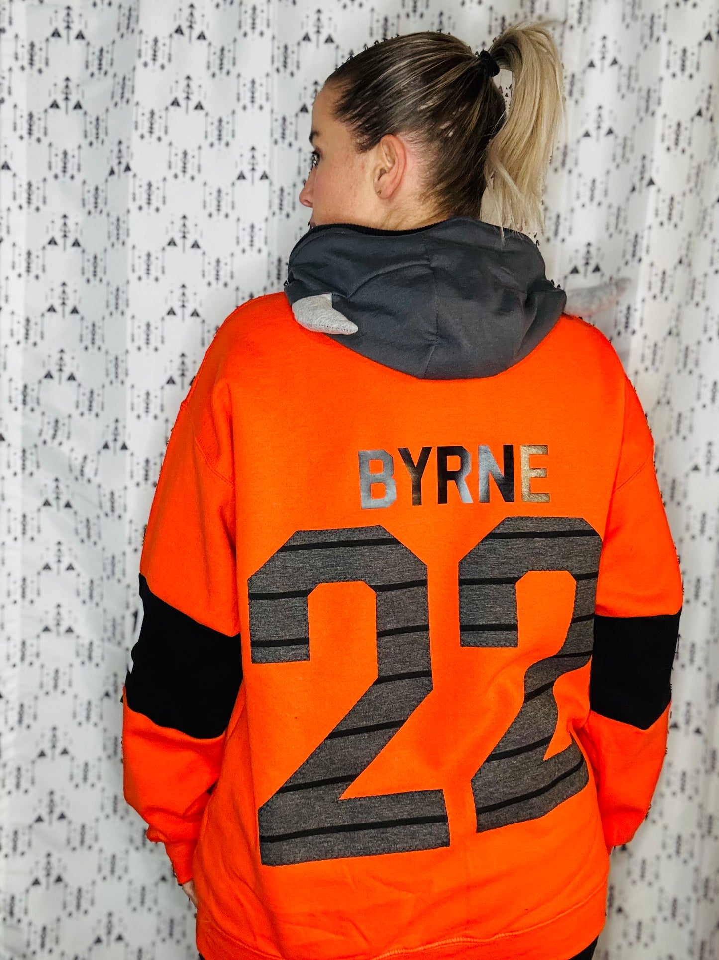 Byrne BUFFALO HEAD Hoodie Unisex-L/XL