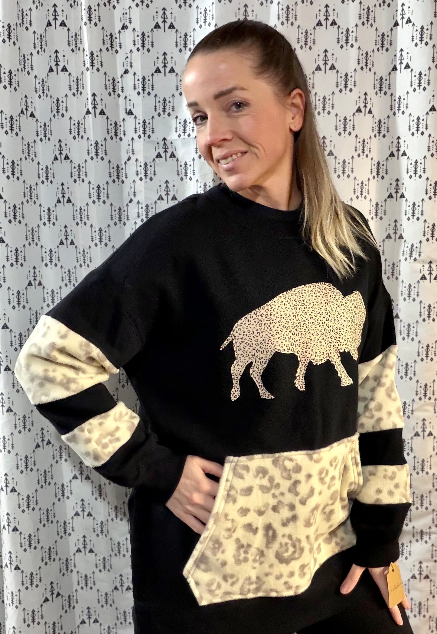 Black & Leopard Buffalo Crewneck Size- Women's L/XL