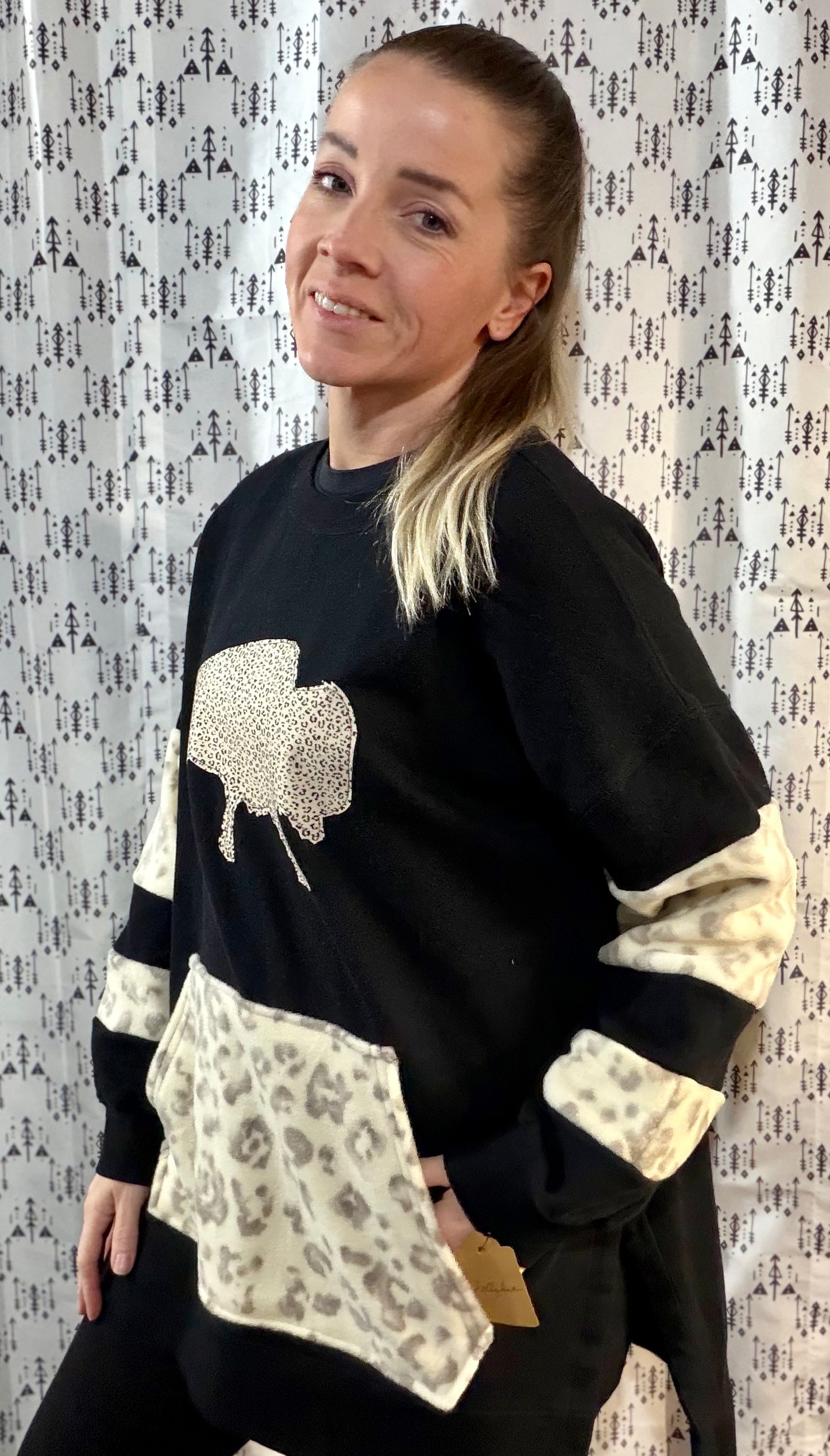 Black & Leopard Buffalo Crewneck Size- Women's L/XL