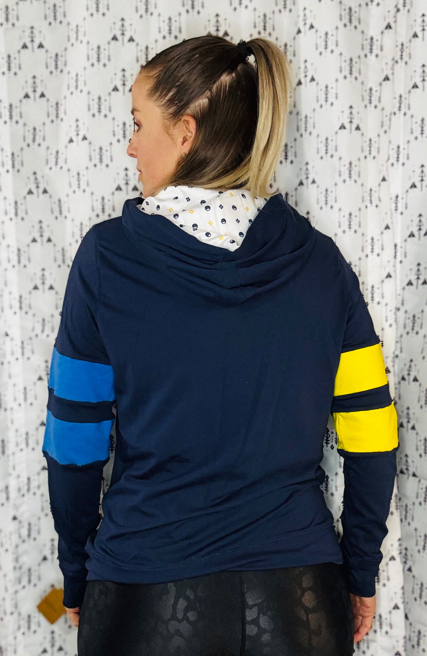 Buffalo Hockey Hoodie Size- Women's S/M