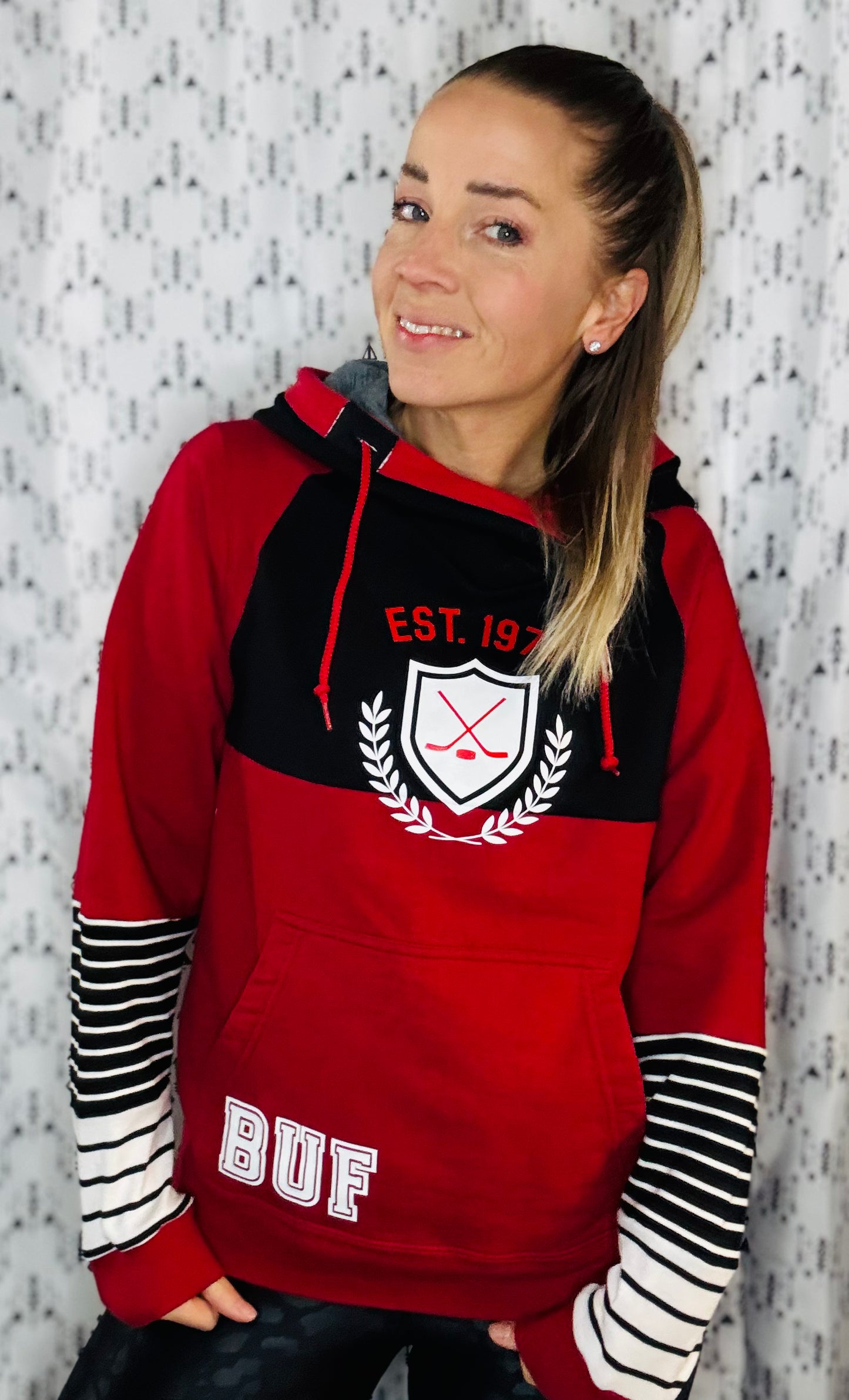 Buffalo Hockey 90's Era Hoodie Size- Unisex XS/S