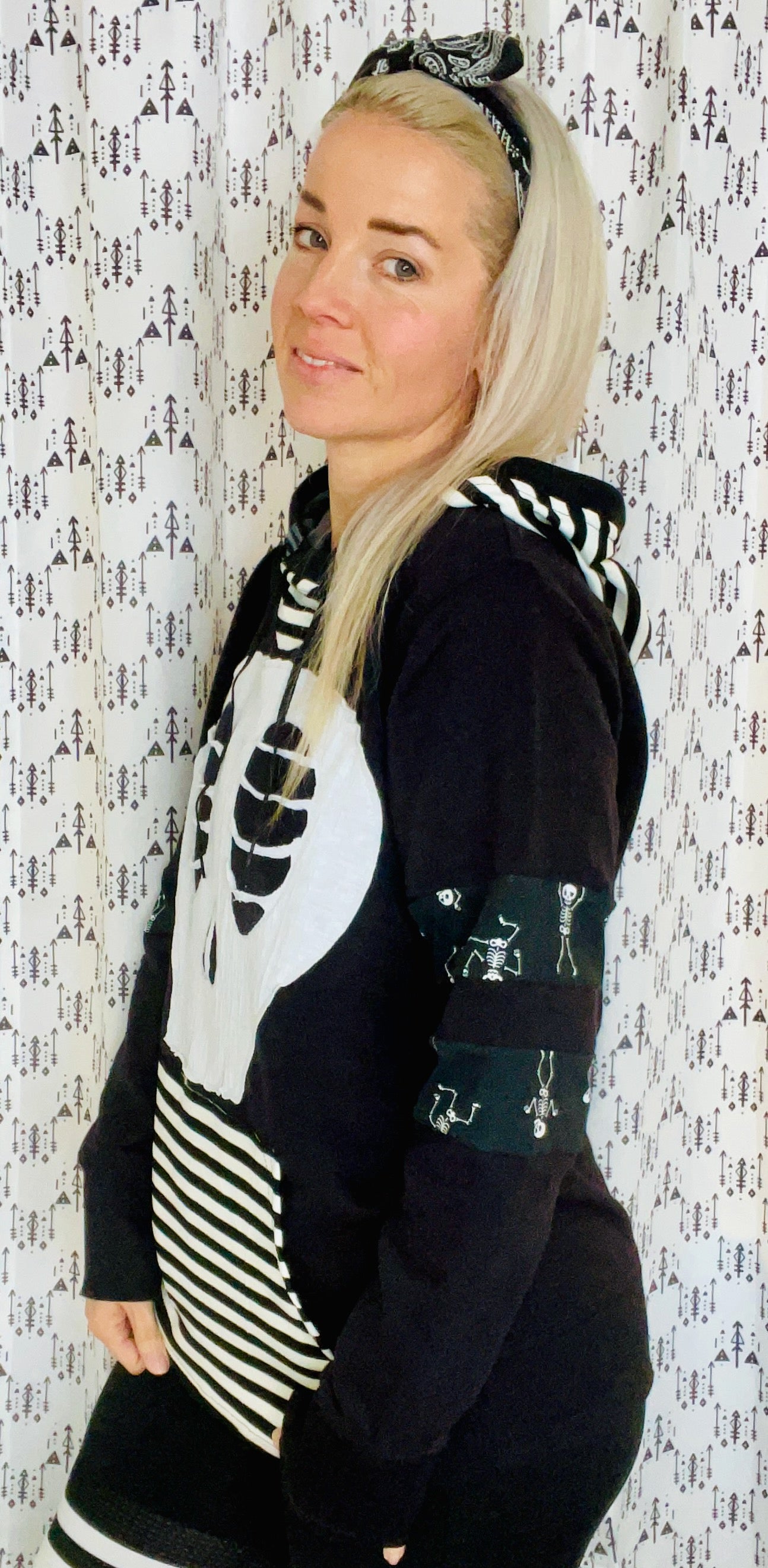 Skulls and Stripes Hoodie Size-Unisex M/L