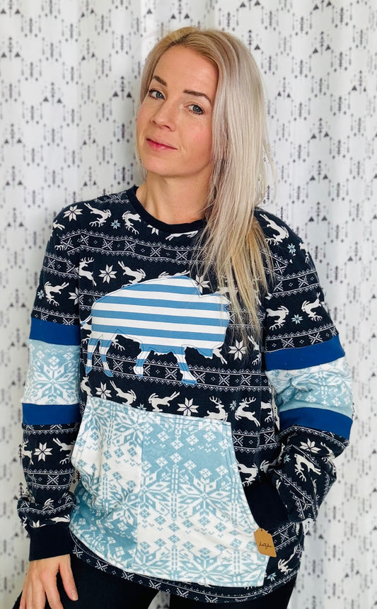 Blue Deer Holiday Buffalo Crewneck Size- Women's L/XL