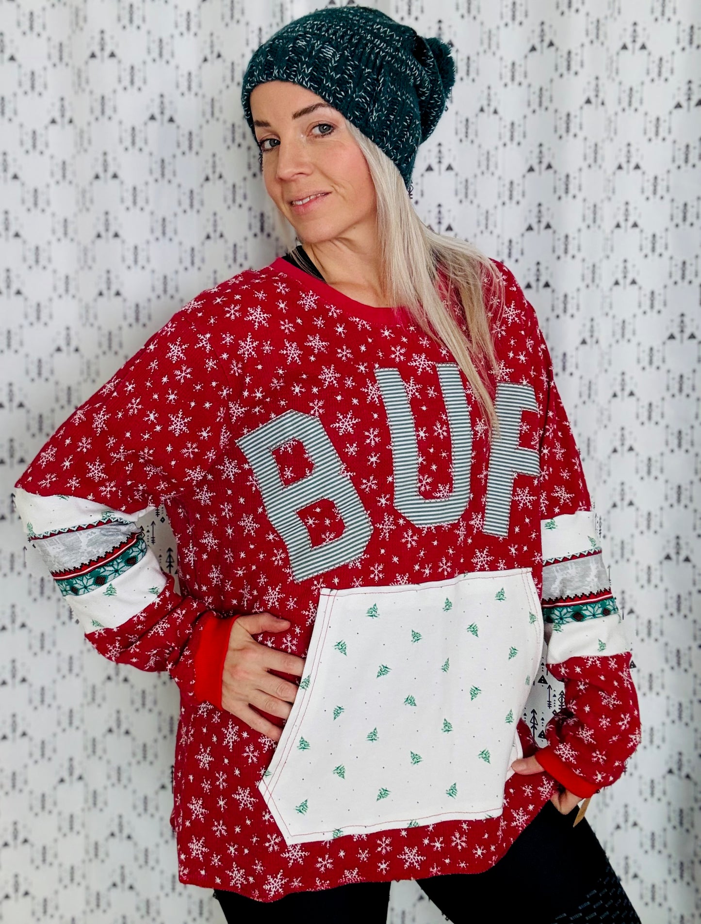 Red Snowflake Holiday Buffalo Crewneck Size- Women's XL/2X