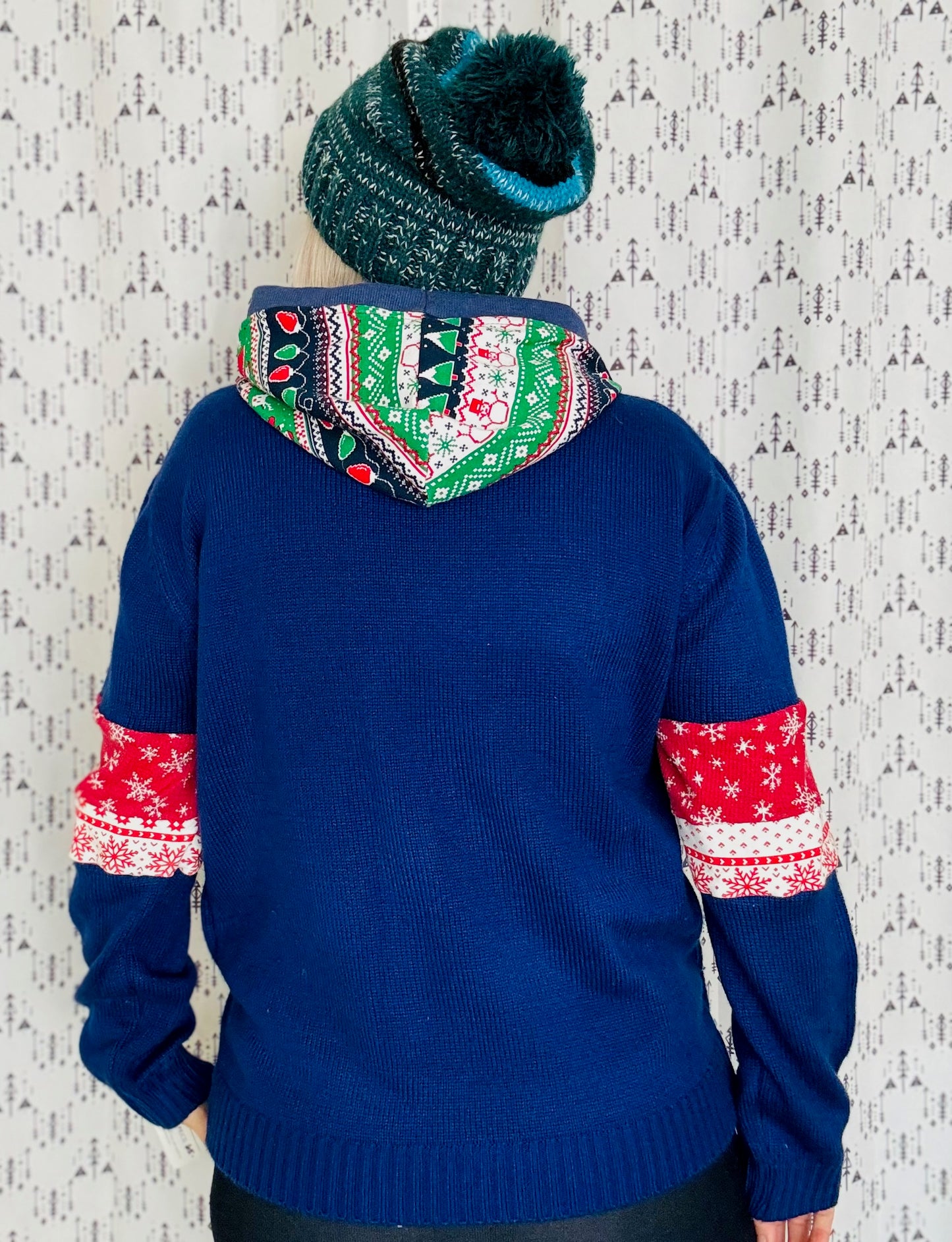 Blue Tree Buffalo Sweater Hoodie Size- Unisex M/L