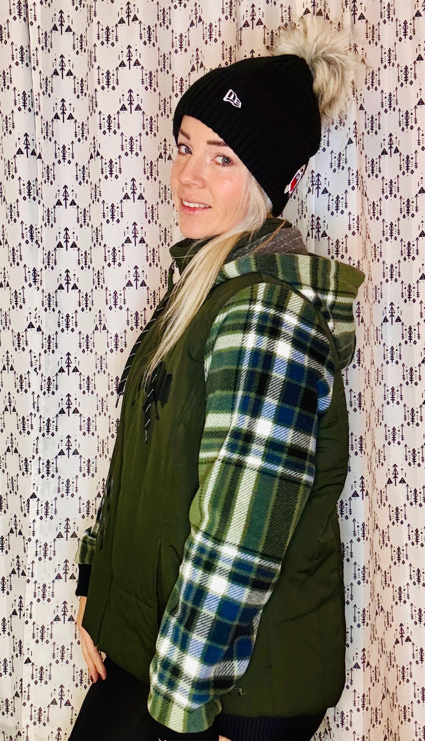 Green & Plaid Hooded Puffy Jacket Size- Women's L/XL
