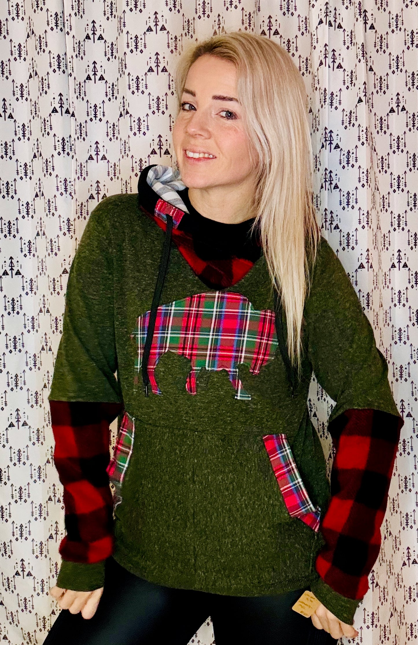 Green & Plaid Sweater Hoodie Size- Unisex S/M