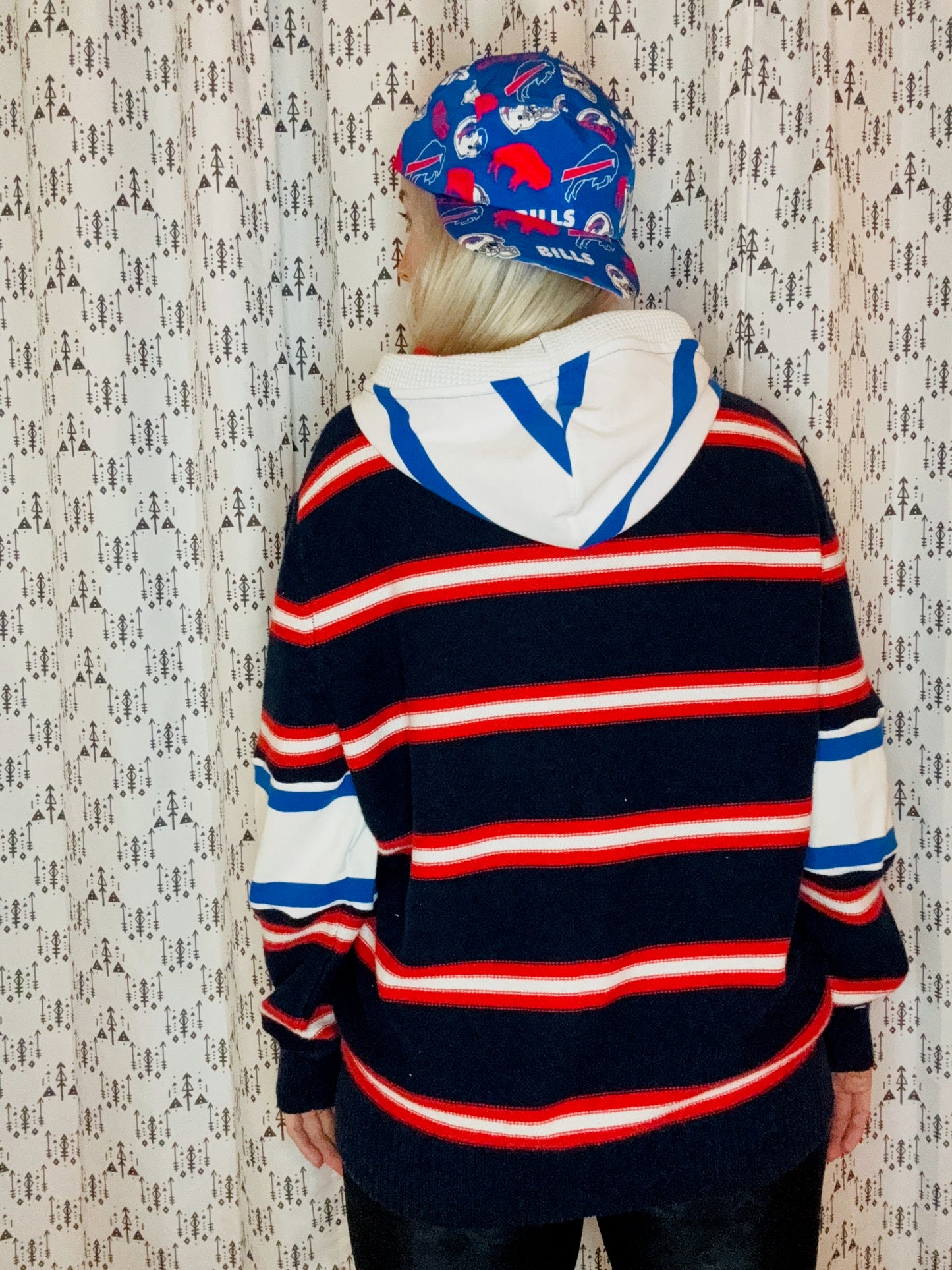 90's Striped Buffalo Football Sweater Hoodie Size- Unisex M/L