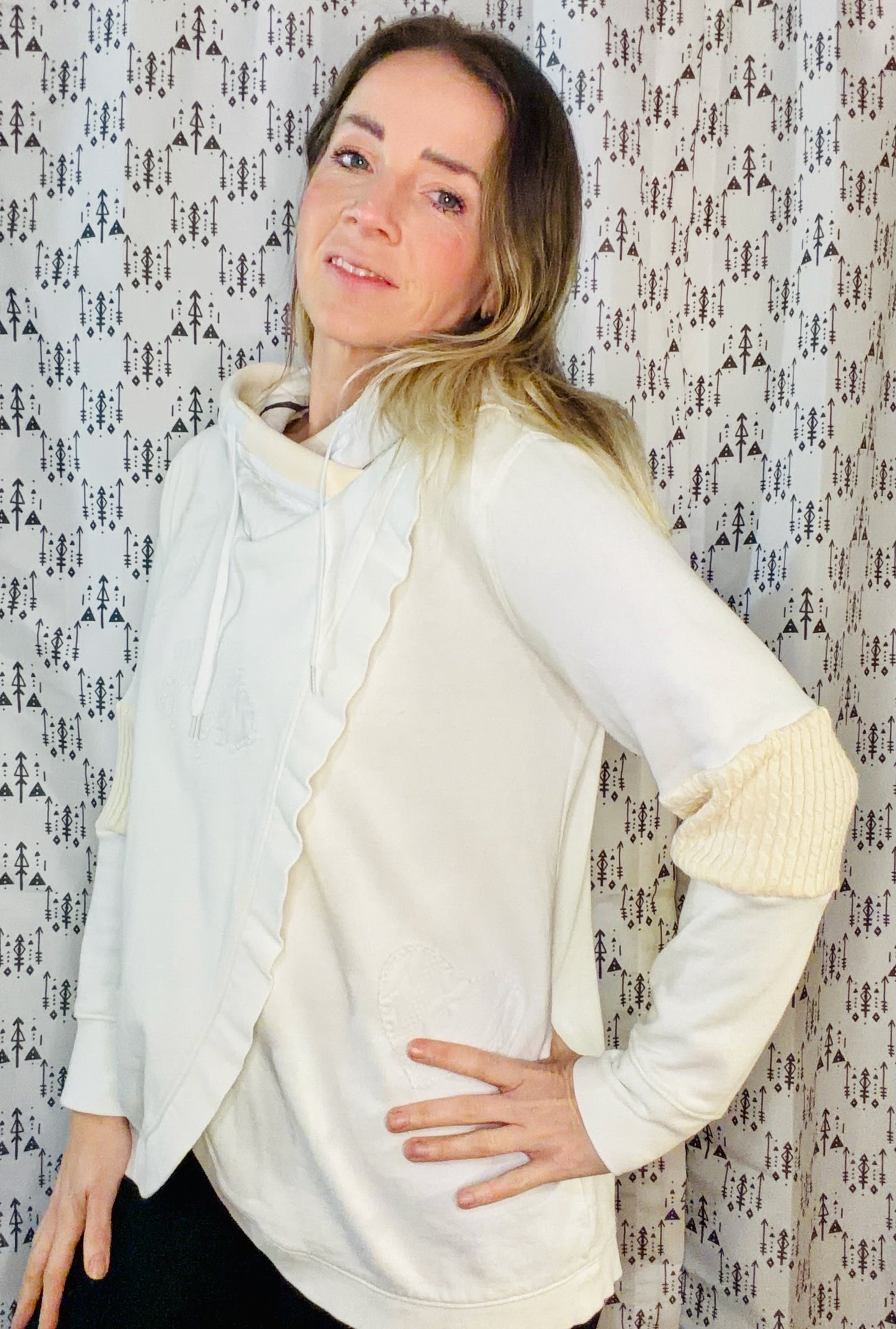 White Crossover Buffalo Hoodie Size Women's- M/L