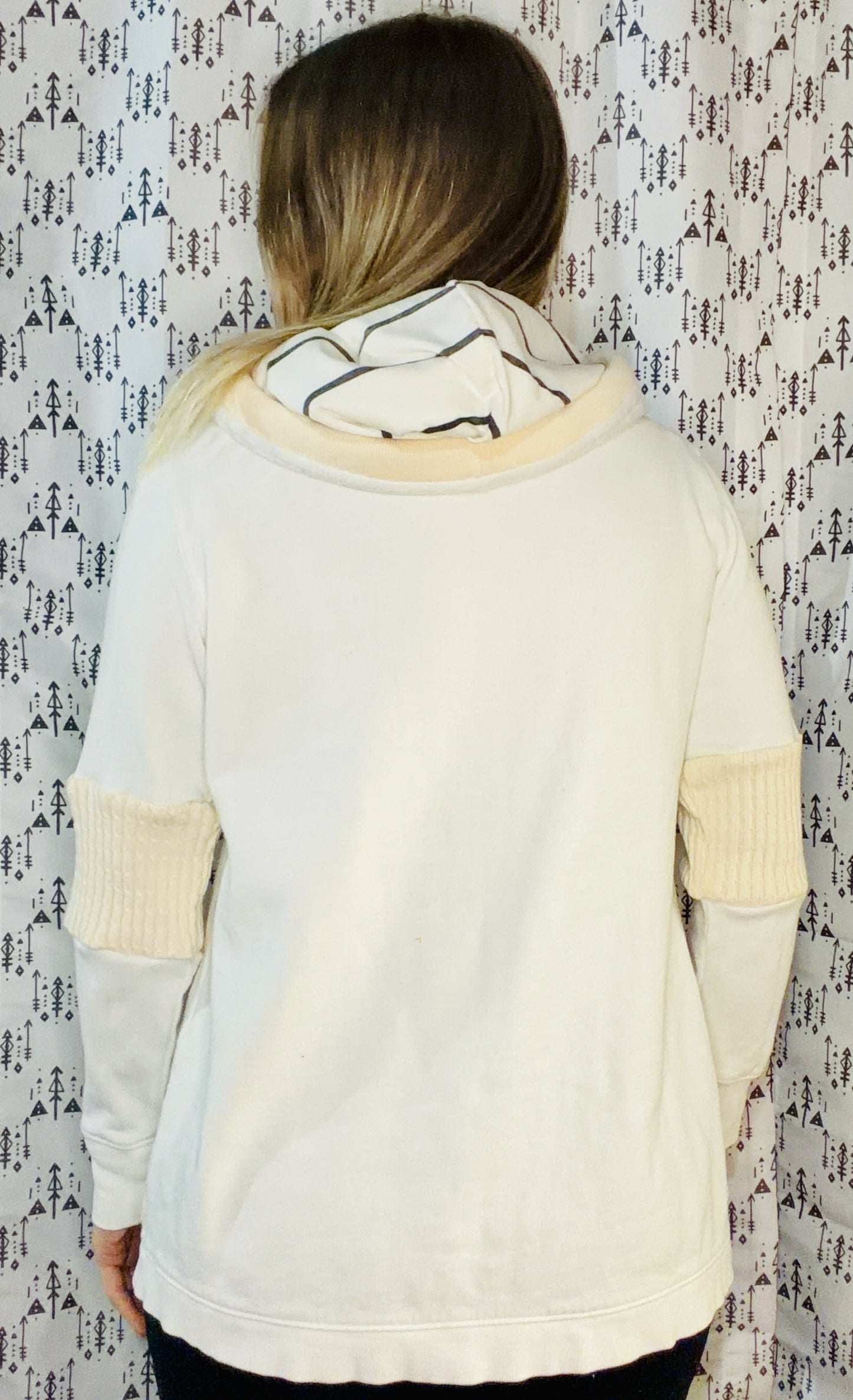 White Crossover Buffalo Hoodie Size Women's- M/L