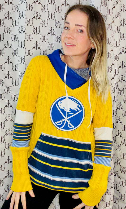 Yellow Sweater Buffalo Hockey Hoodie Size Women's- M/L