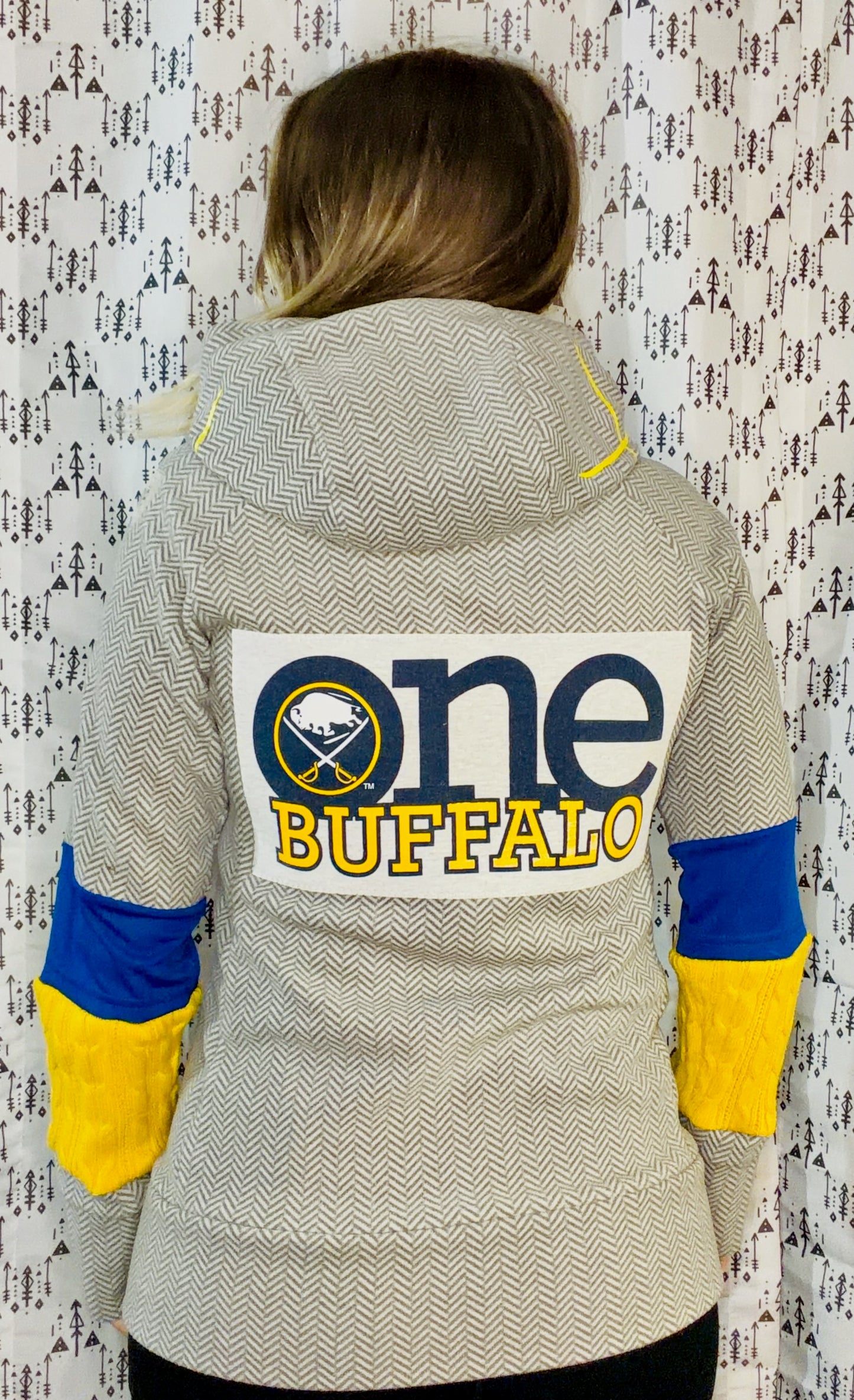 Grey Herringbone One-Buffalo Hockey Zip-Up Hoodie Size Women's-S/M