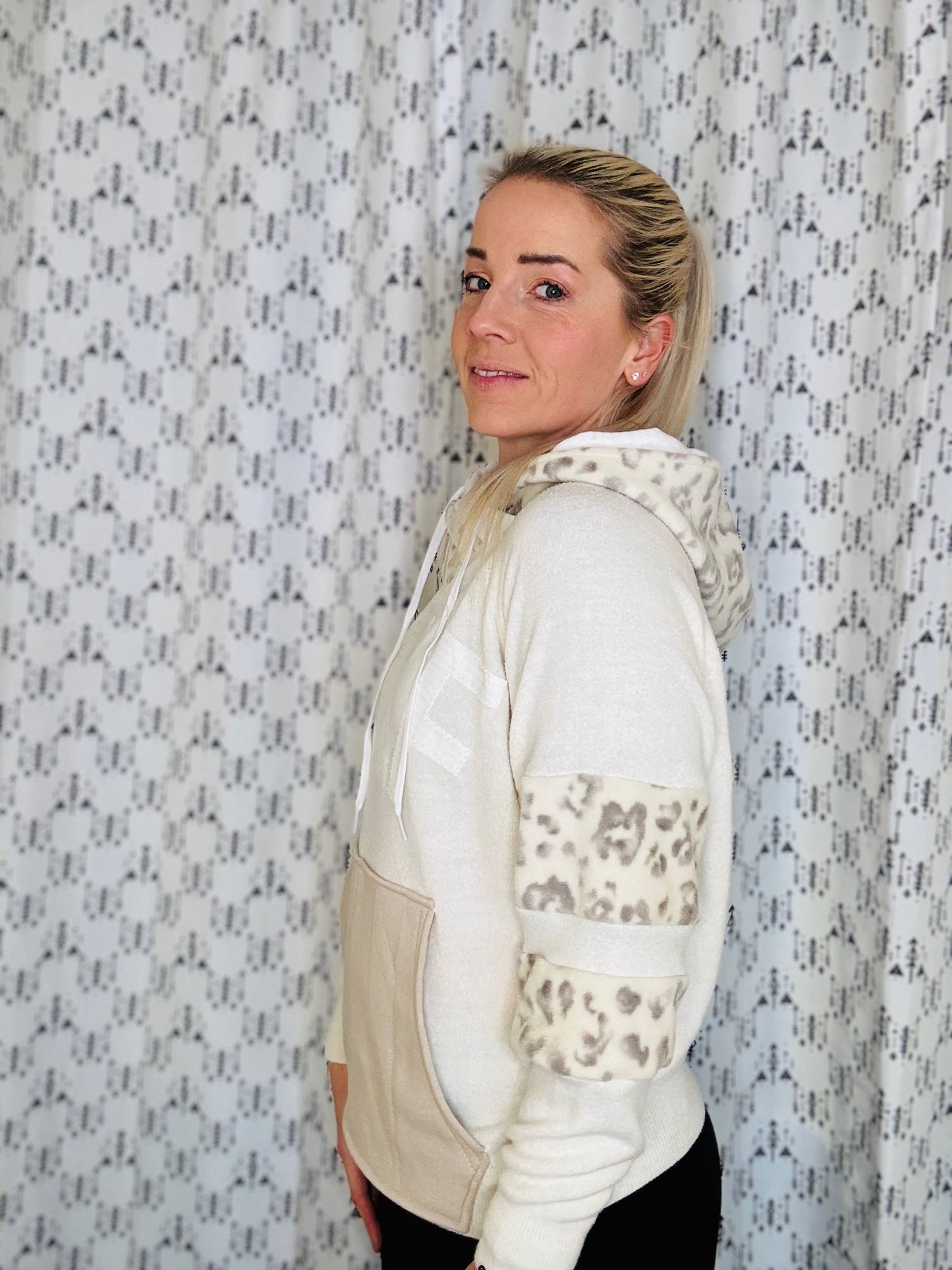 BUF Cream Leopard Sweater Hoodie Size- Women's M/L