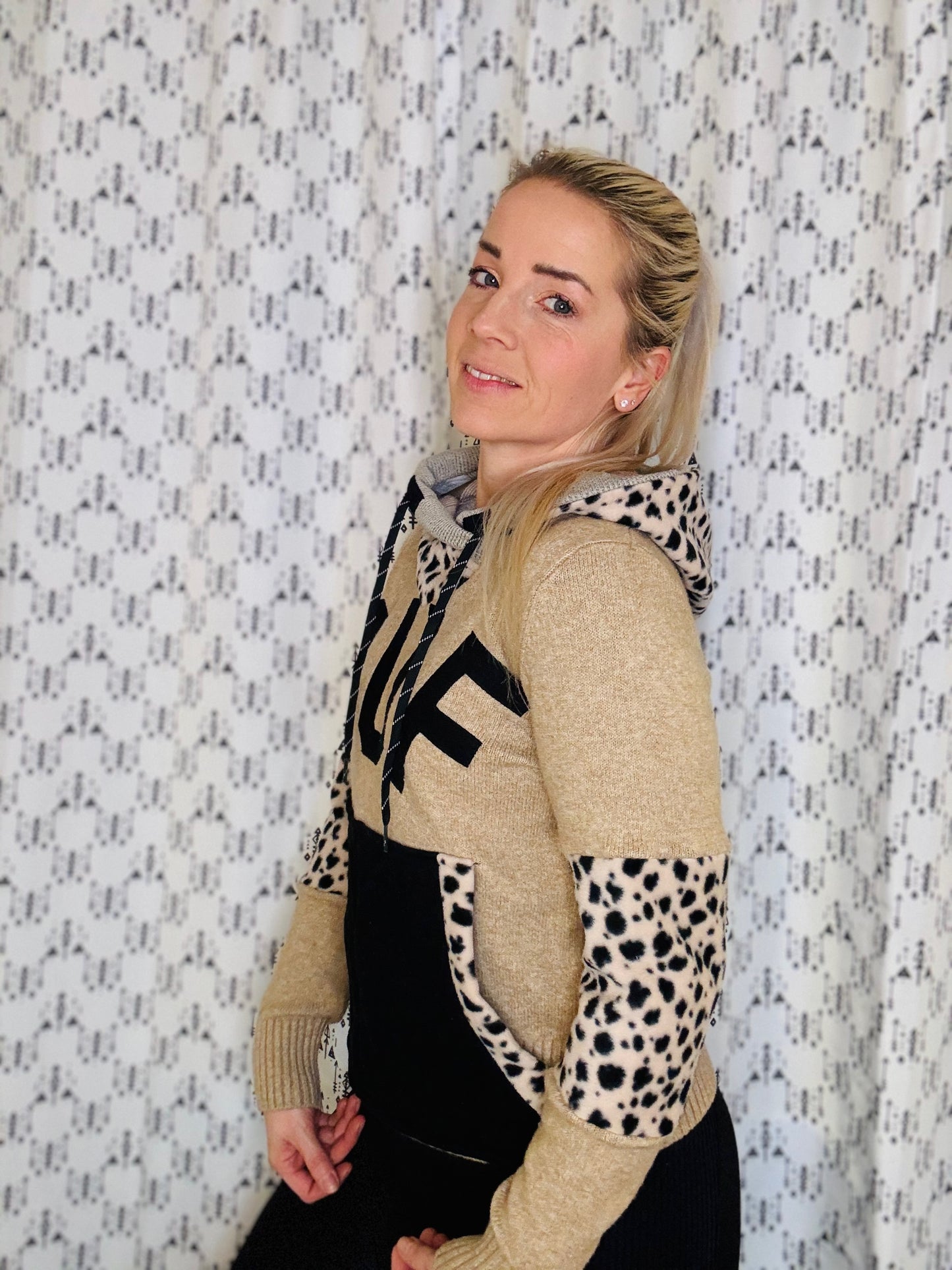 Black & Tan Leopard BUF Crop Sweater Hoodie Size- Women's S/M