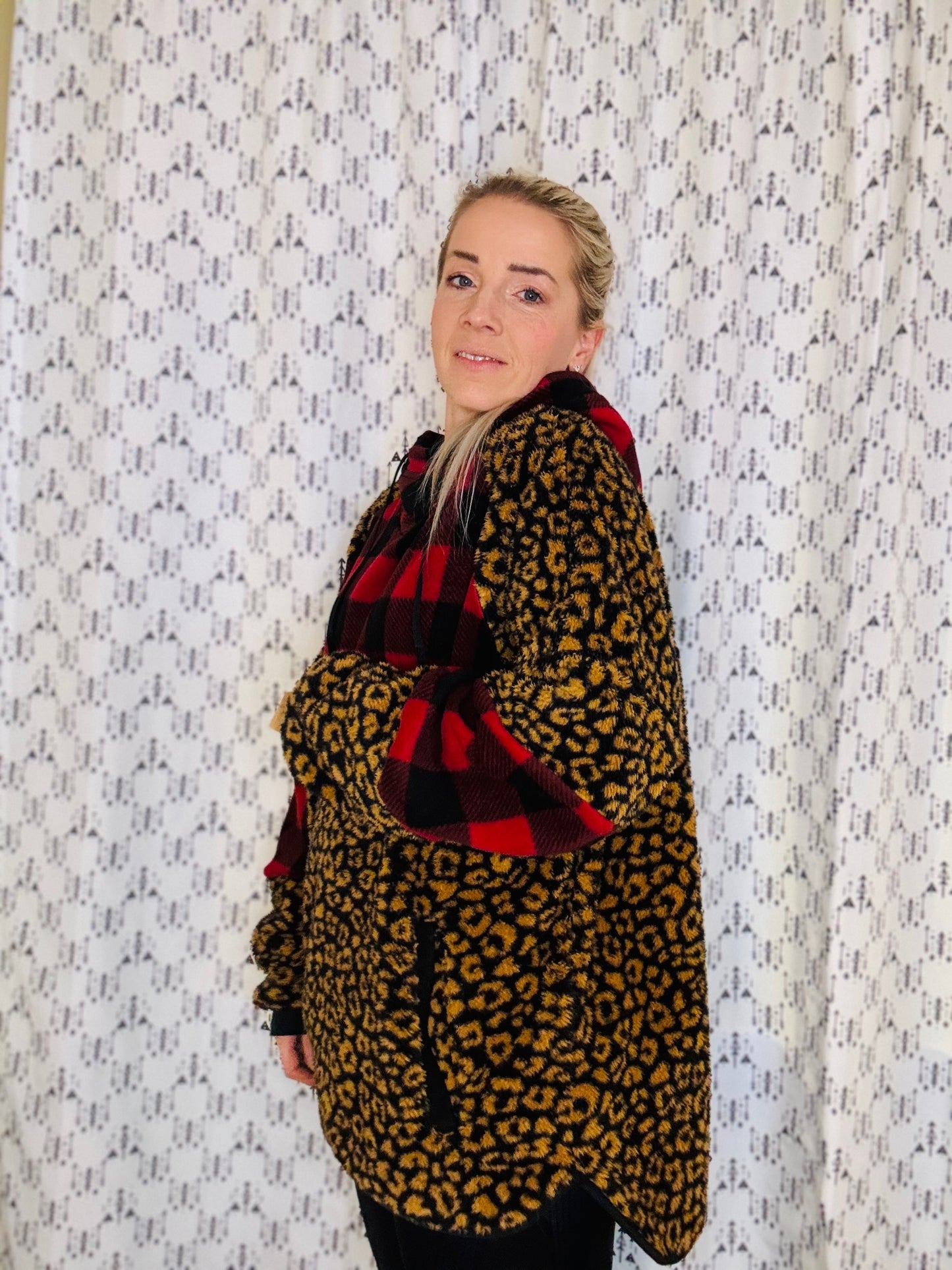 Fuzzy Leopard & Red Buffalo Check Hoodie Size- Women's XL/2X