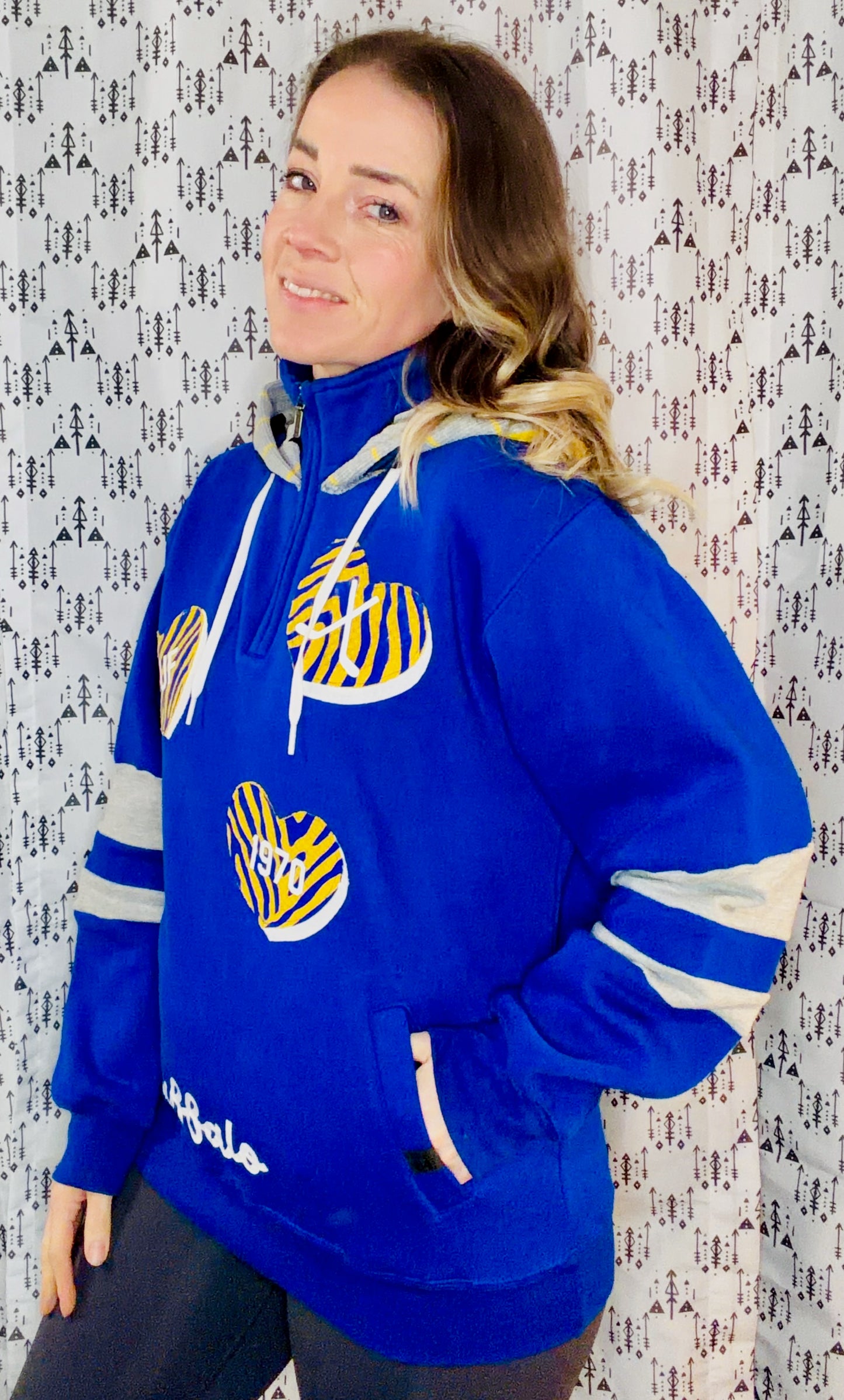 Blue Buffalo Hockey Heart 1/4 Zip Hoodie Size Women's-M/L