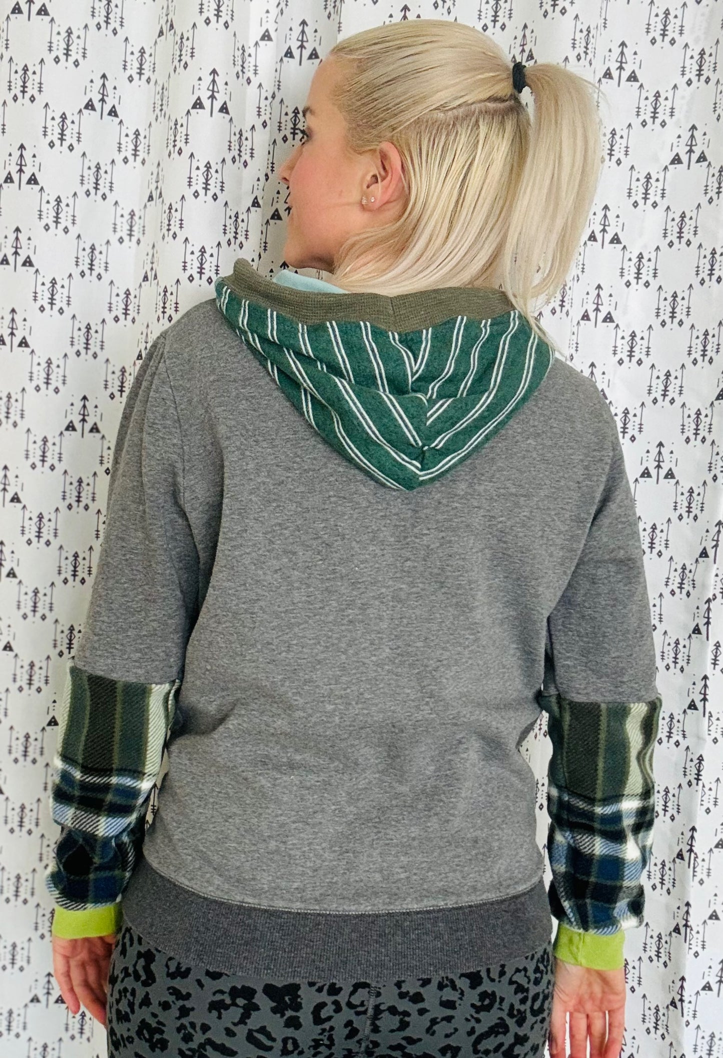 Grey & Green Plaid Buffalo Hoodie Size- Women's M/L