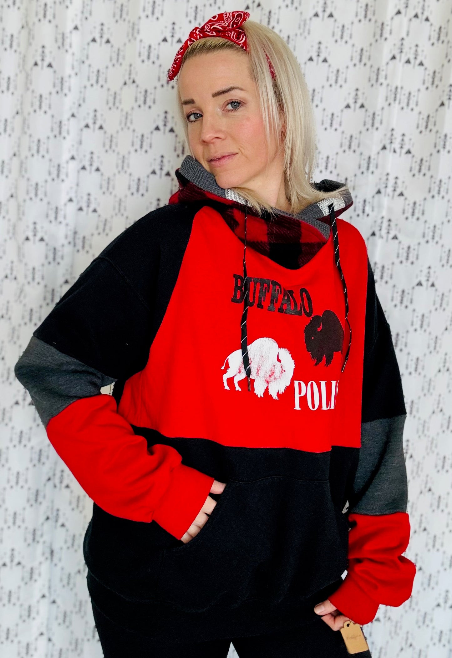 Buffalo Polish Color-Blocked Hoodie Size- Unisex L/XL