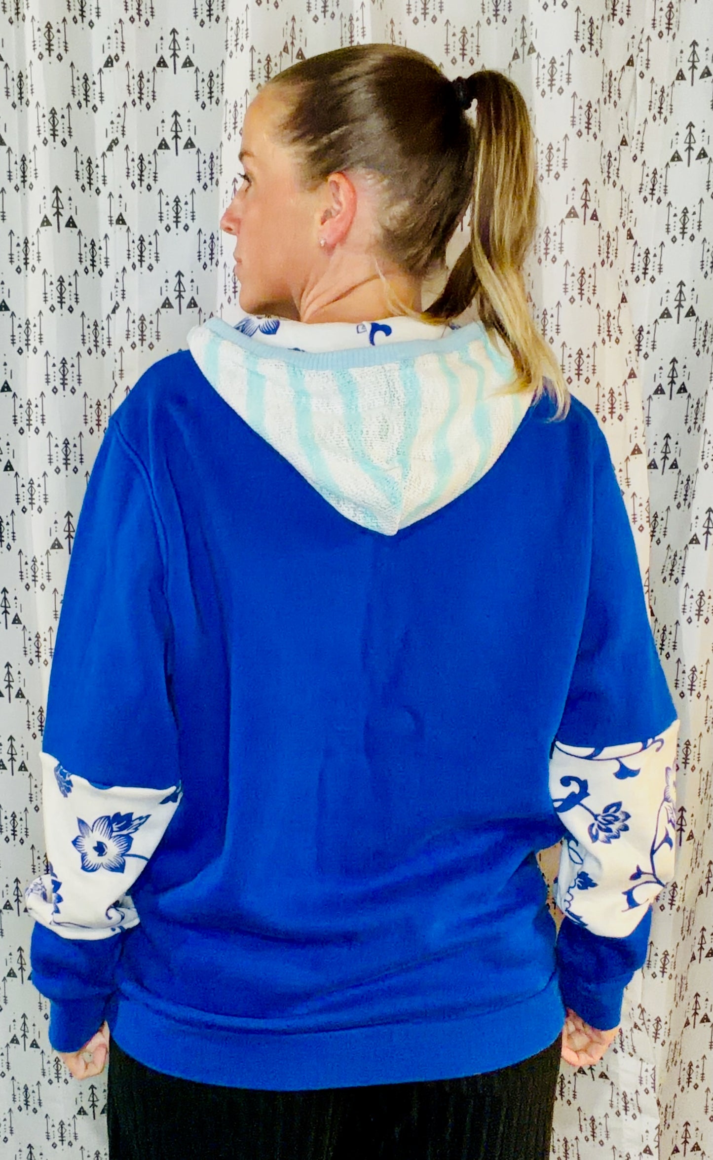 Royal Hawaii 716-0 Hoodie Size Women's- L/XL