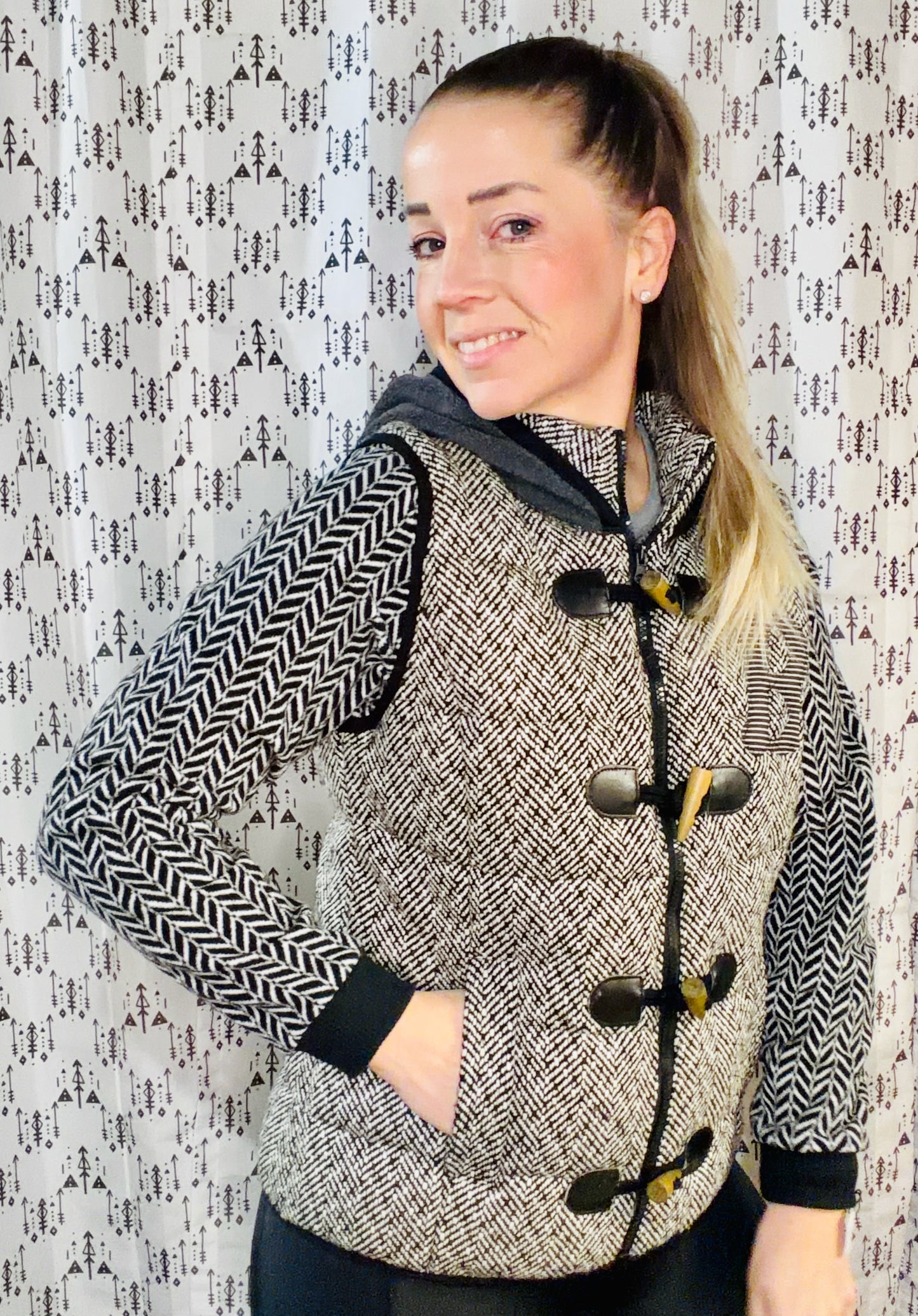 Black & White Herringbone Buffalo Zip-Up Jacket Size- Women's M/L
