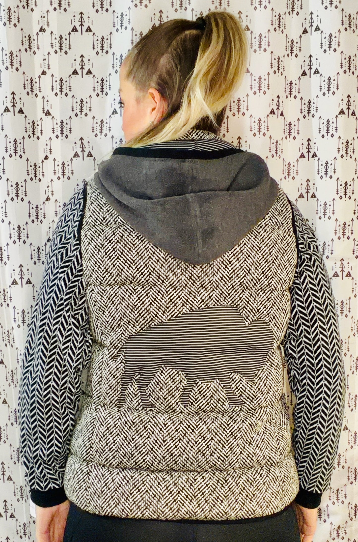 Black & White Herringbone Buffalo Zip-Up Jacket Size- Women's M/L