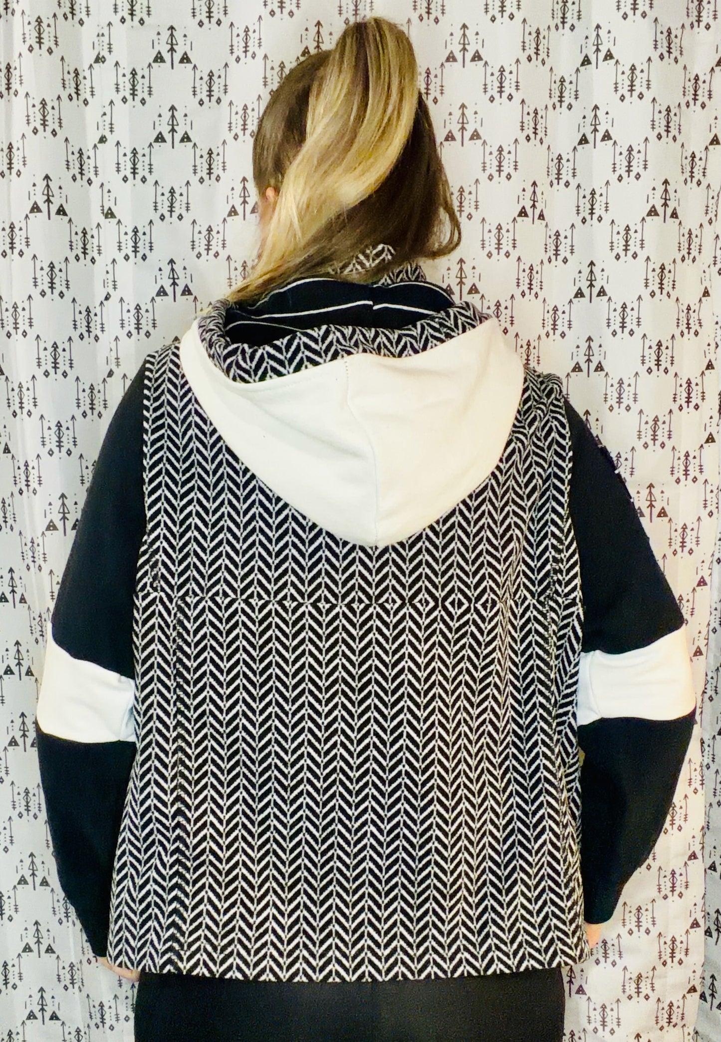 Black & White Buffalo Check 1/4 Zip-Up Crop Hoodie Size- Women's L/XL