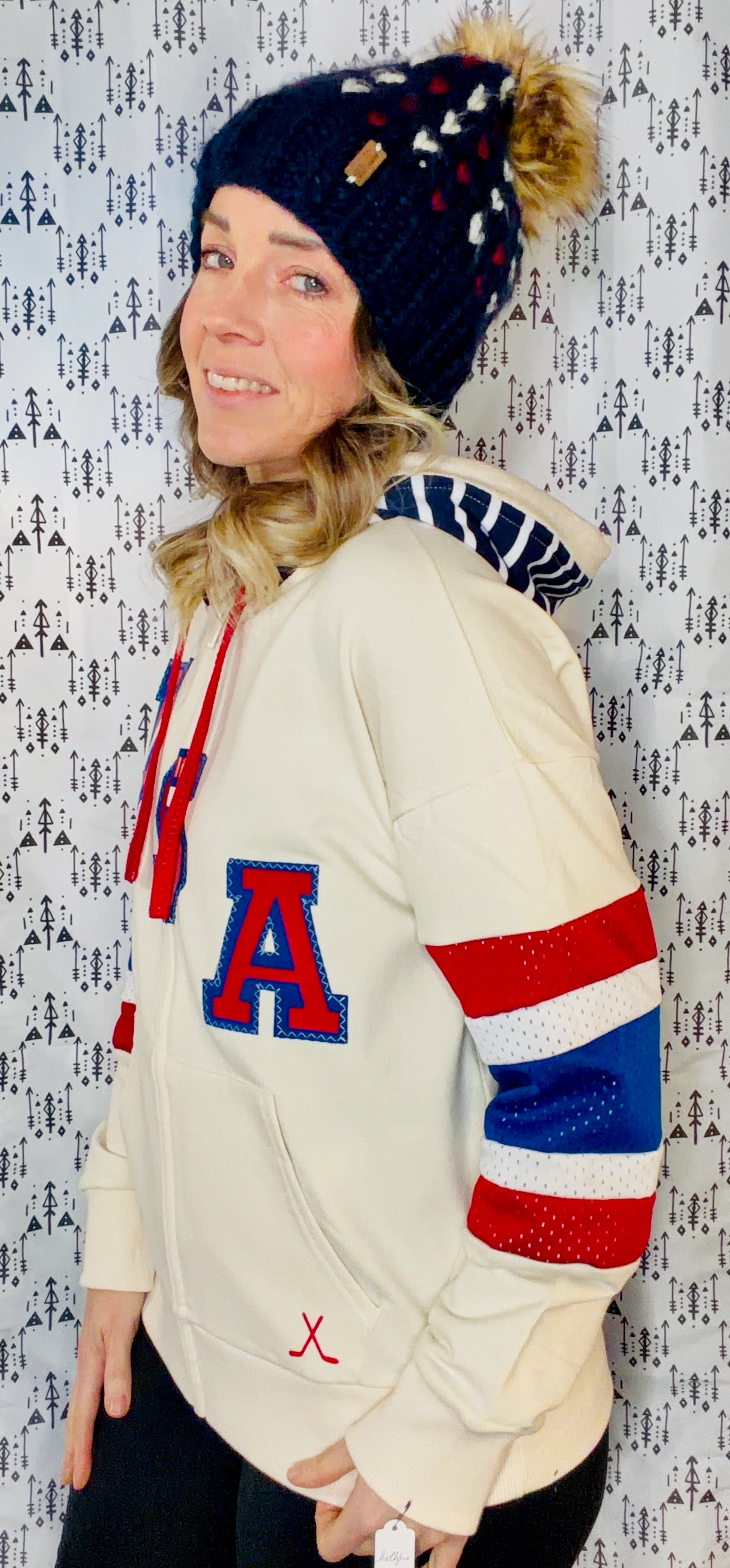 Cream USA Hockey Zip-Up Hoodie Size- Women's M/L