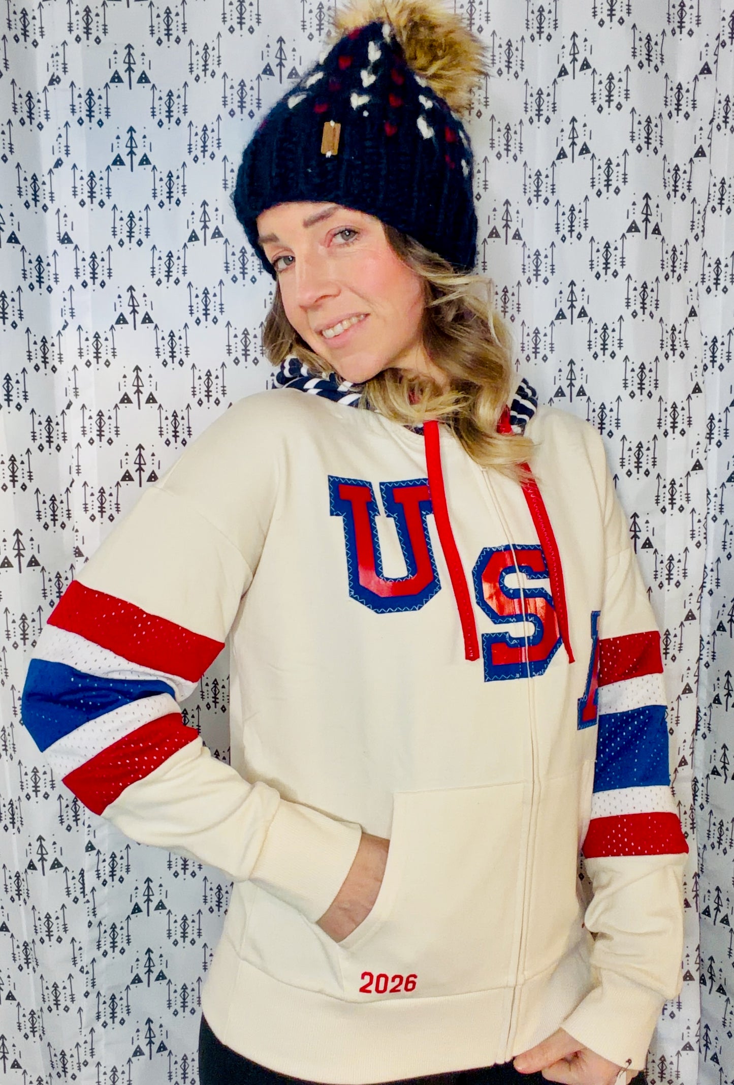 Cream USA Hockey Zip-Up Hoodie Size- Women's M/L