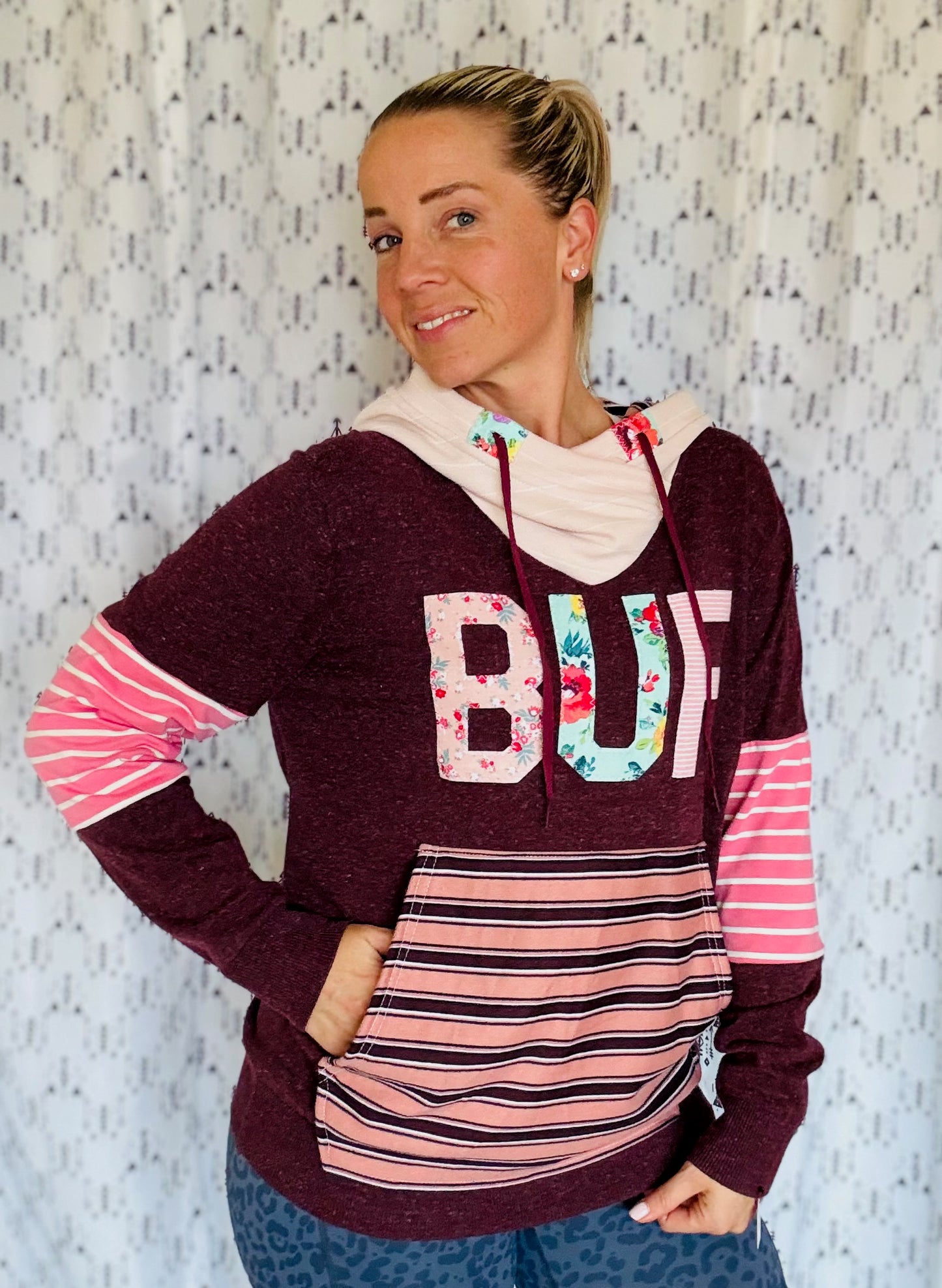 Maroon Florals & Stripes Sweater Hoodie Size- Women's S/M