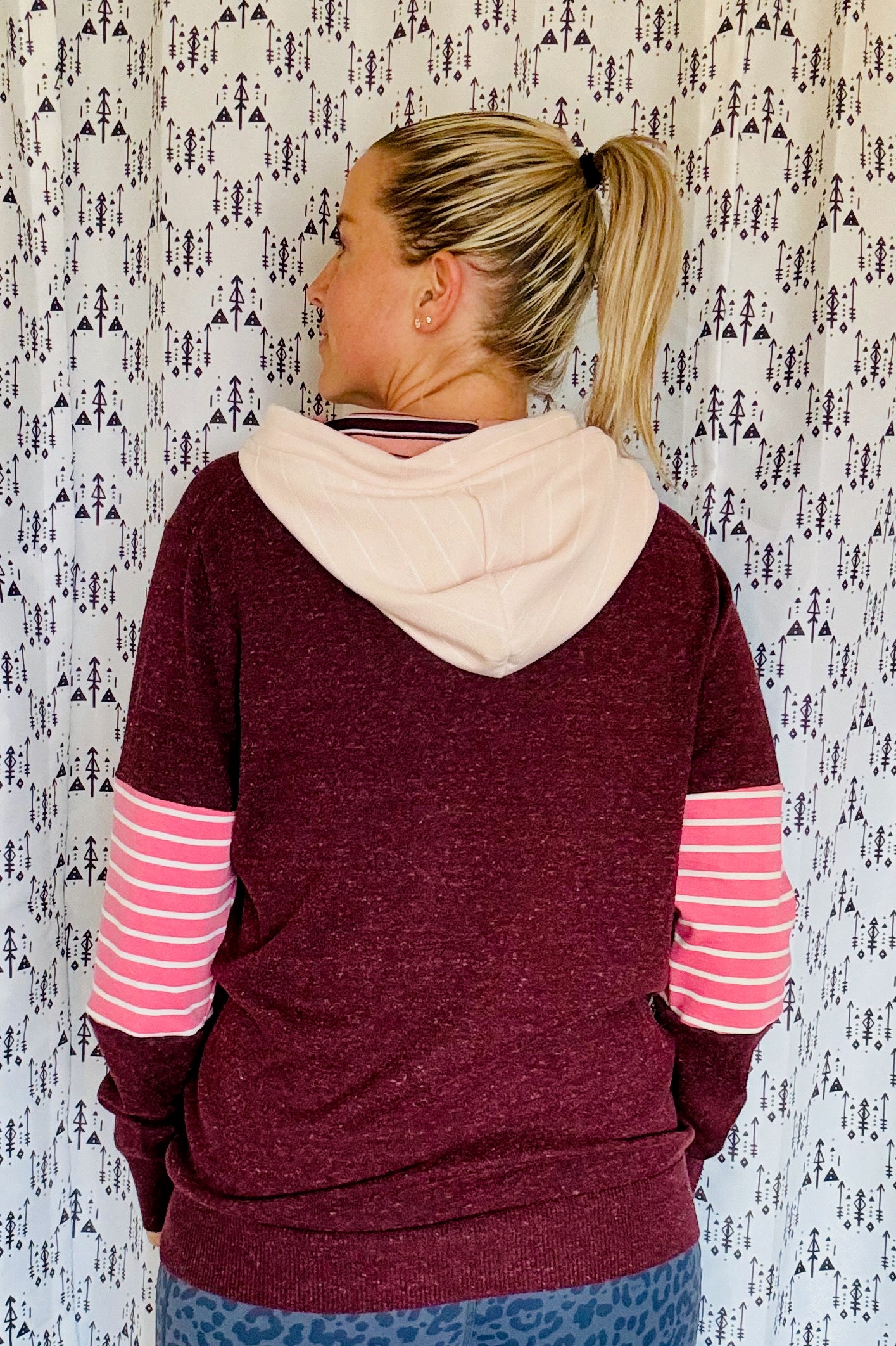 Maroon Florals & Stripes Sweater Hoodie Size- Women's S/M
