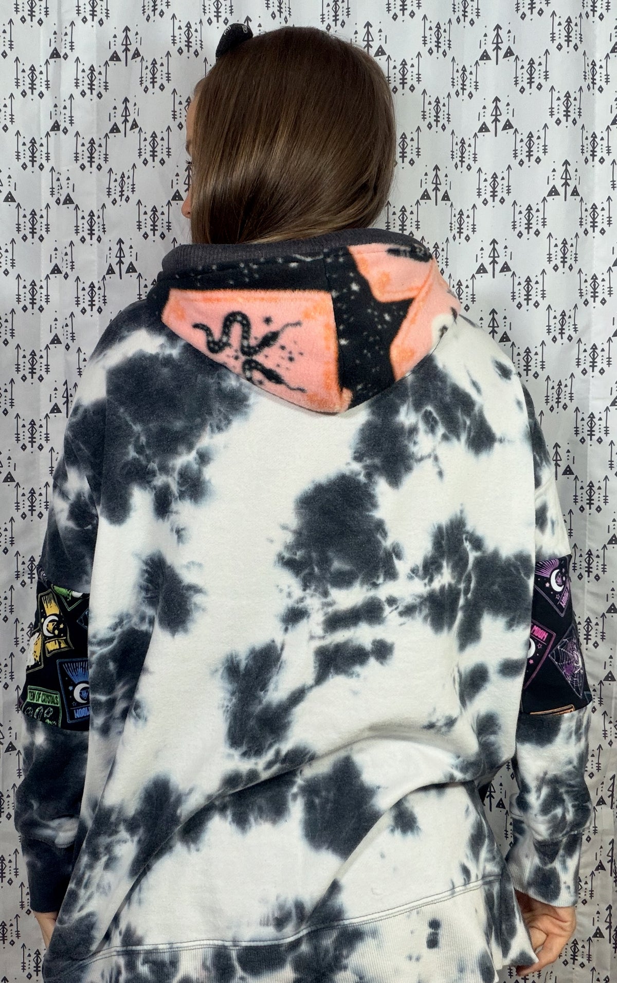Tie Dye Buffalo Tarot Hoodie Size Women's- XL/2X
